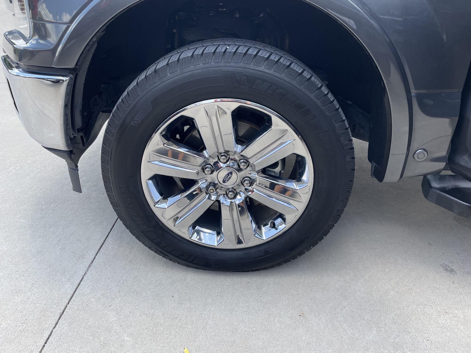 Vehicle photo 10