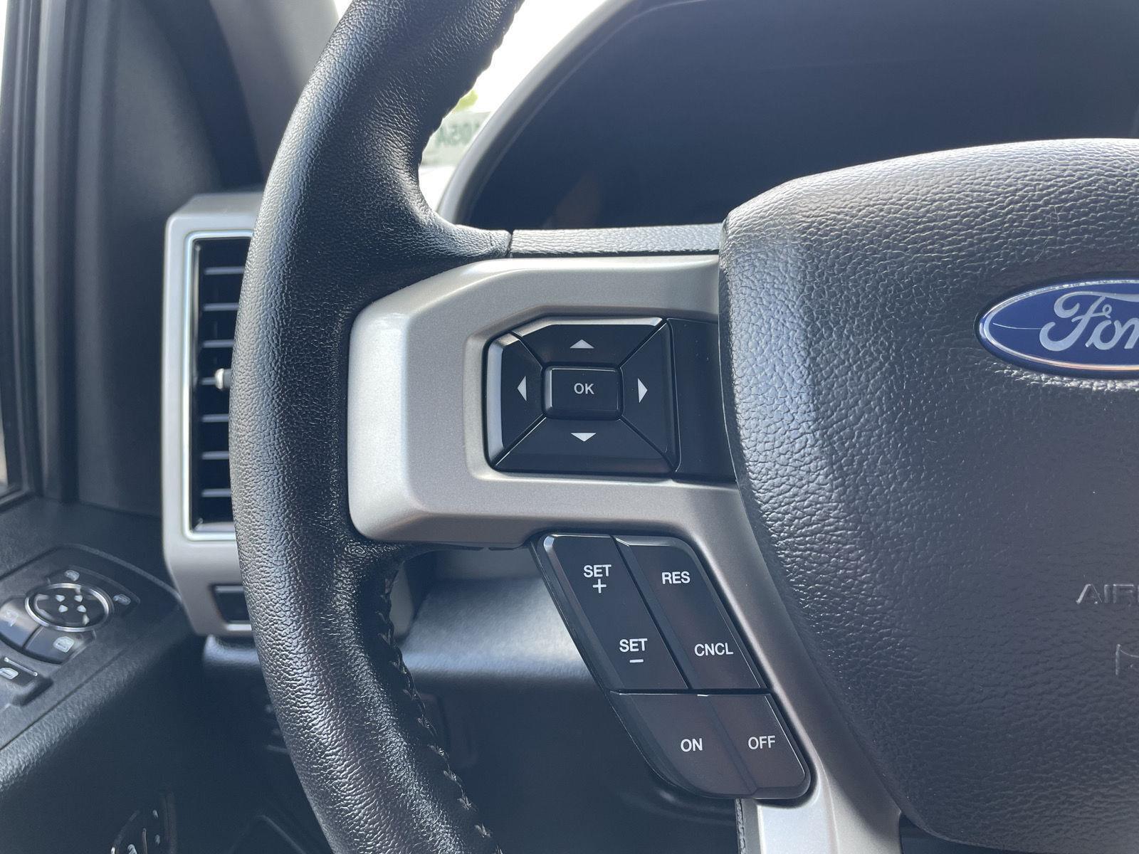 Vehicle photo 13