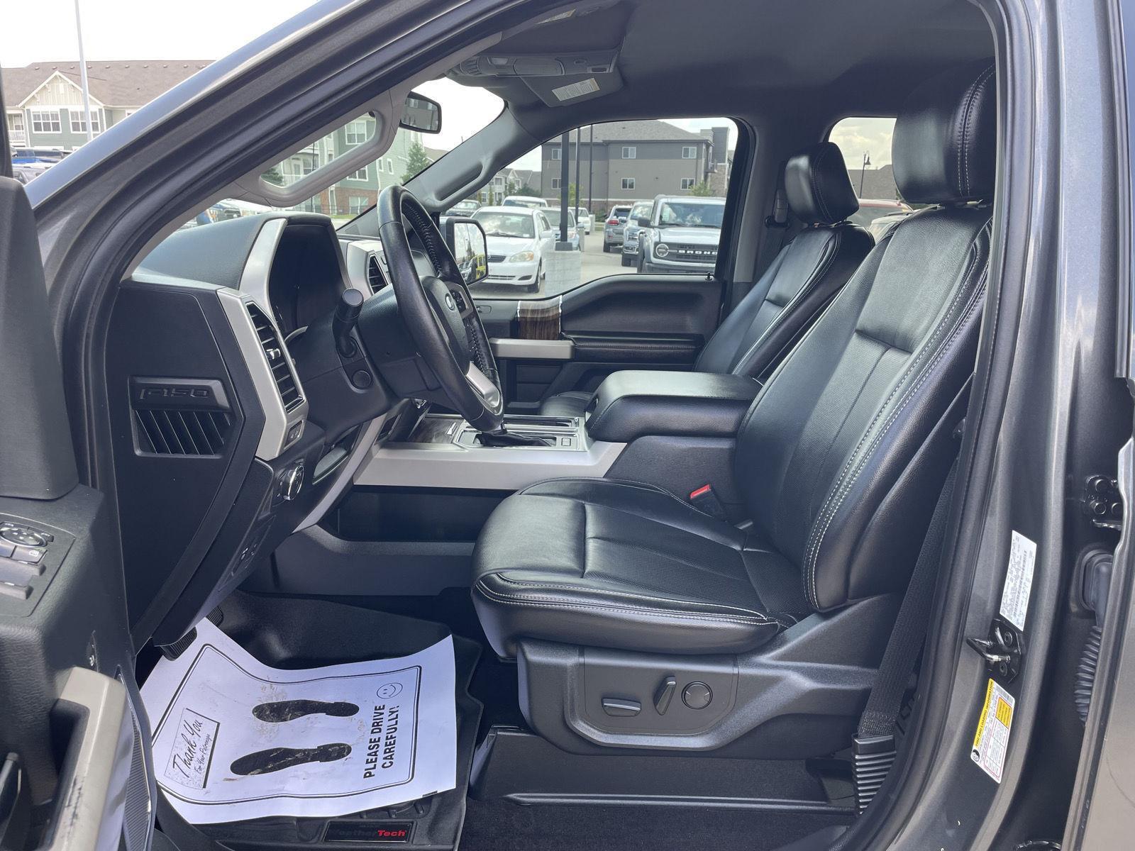 Vehicle photo 17