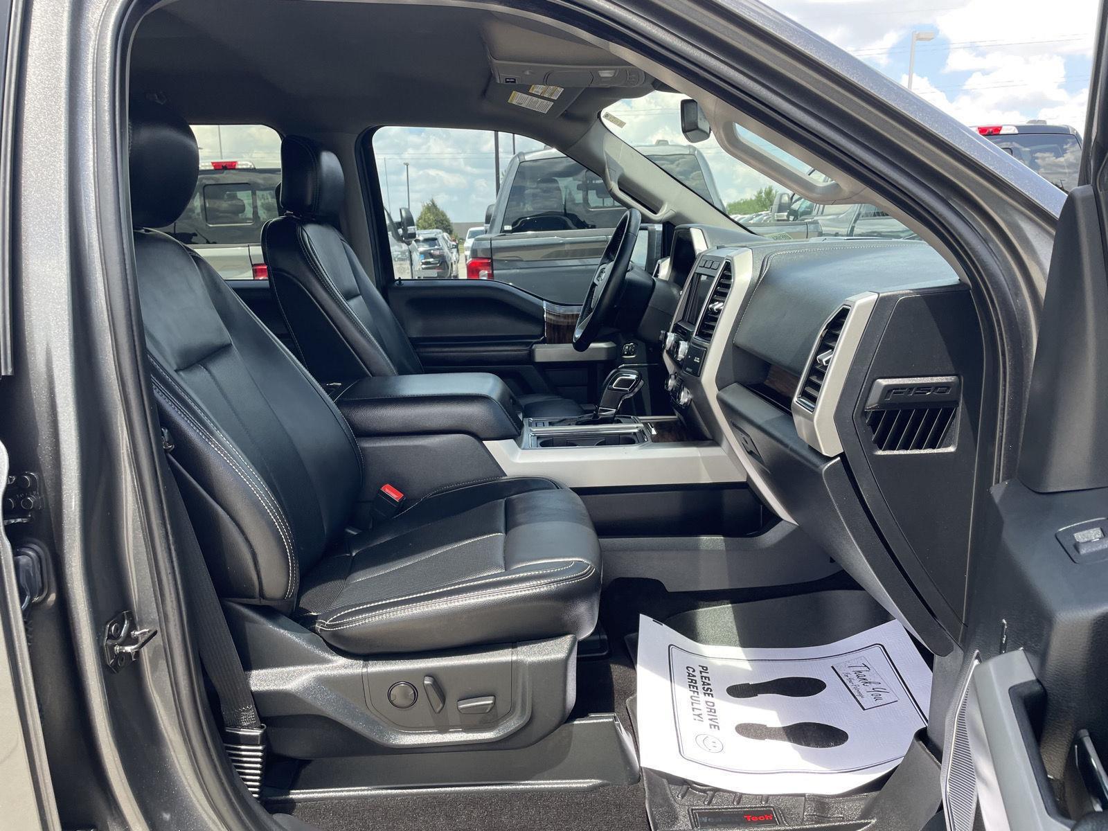 Vehicle photo 19