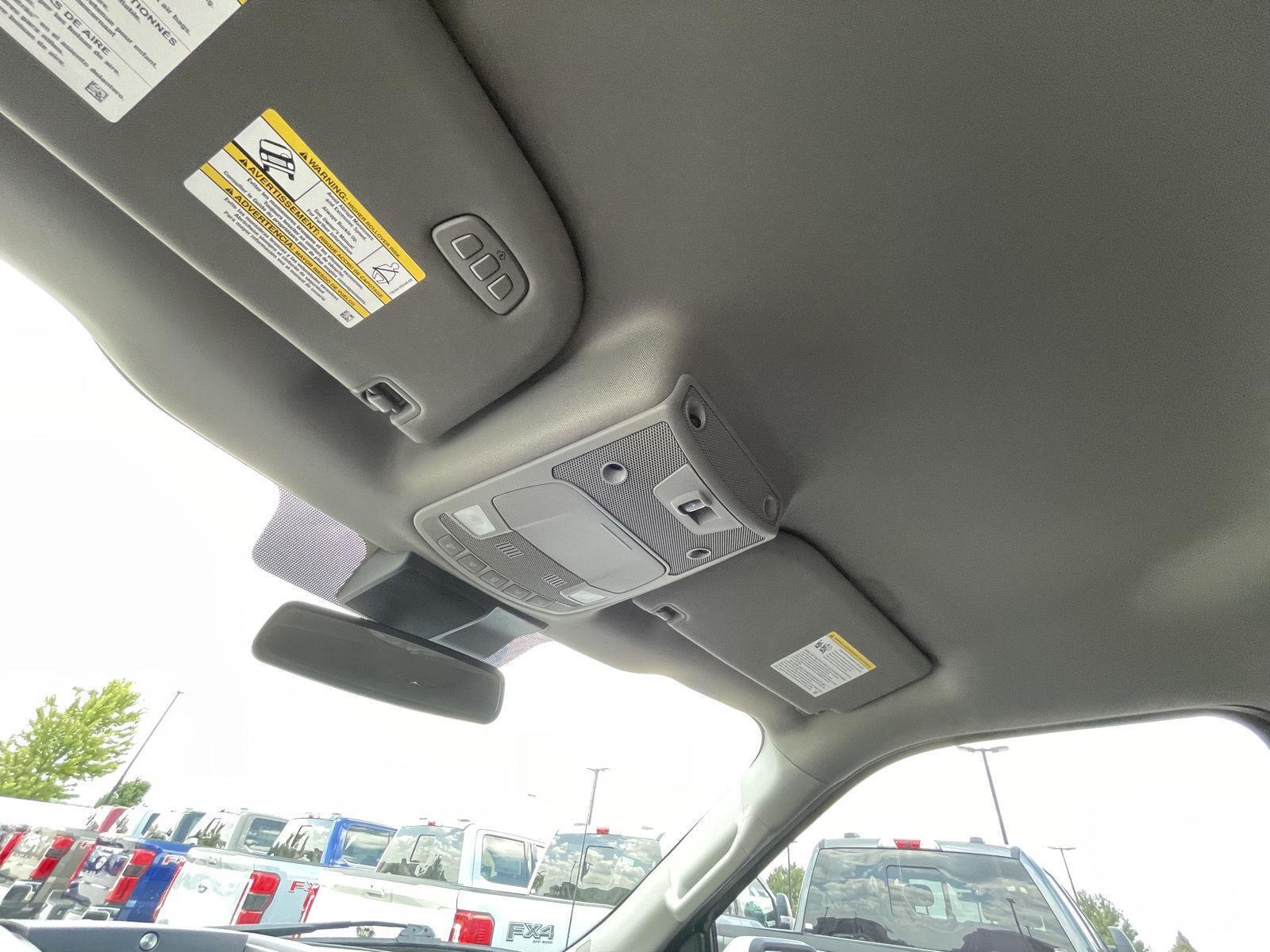 Vehicle photo 22