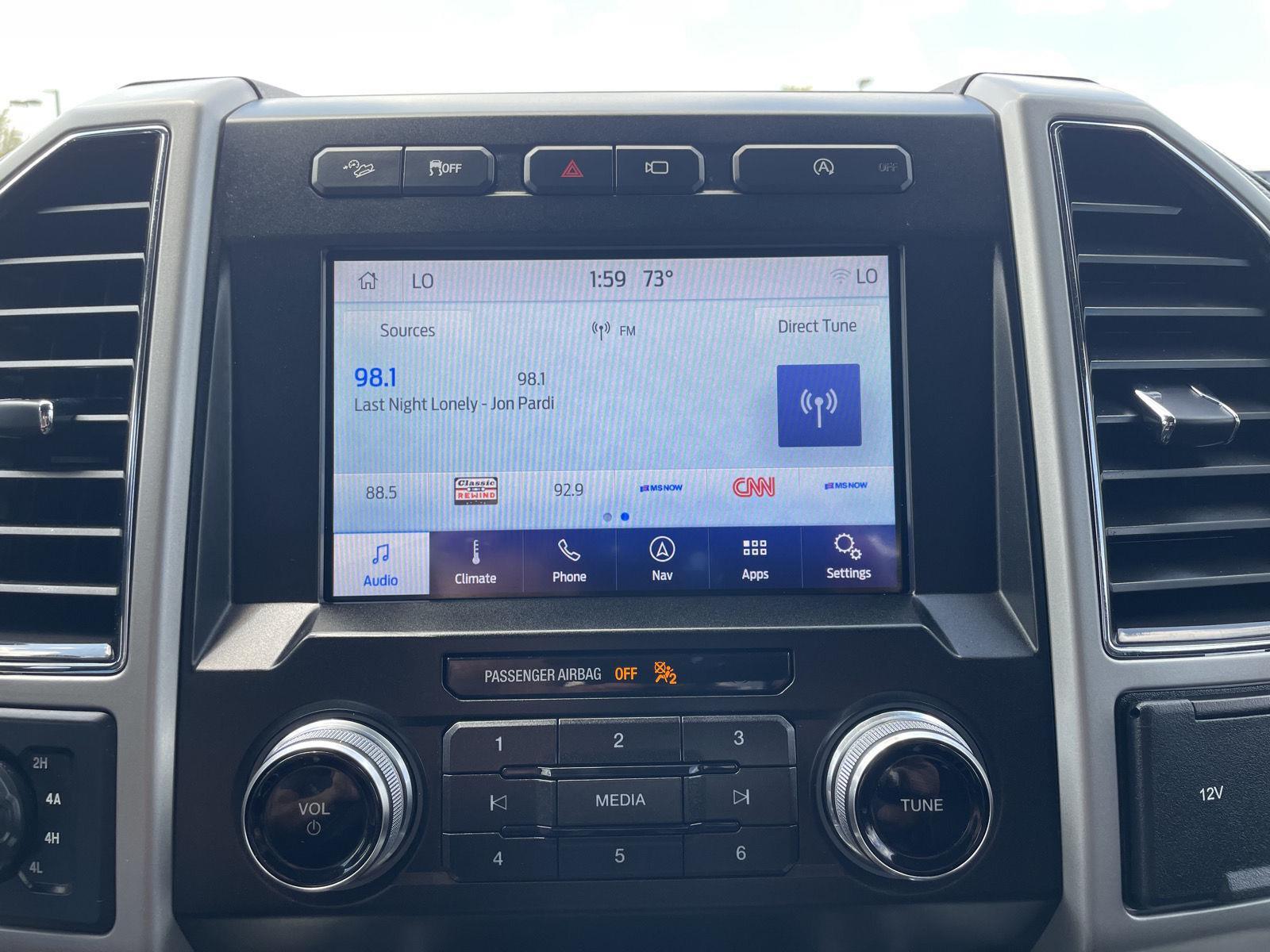 Vehicle photo 28