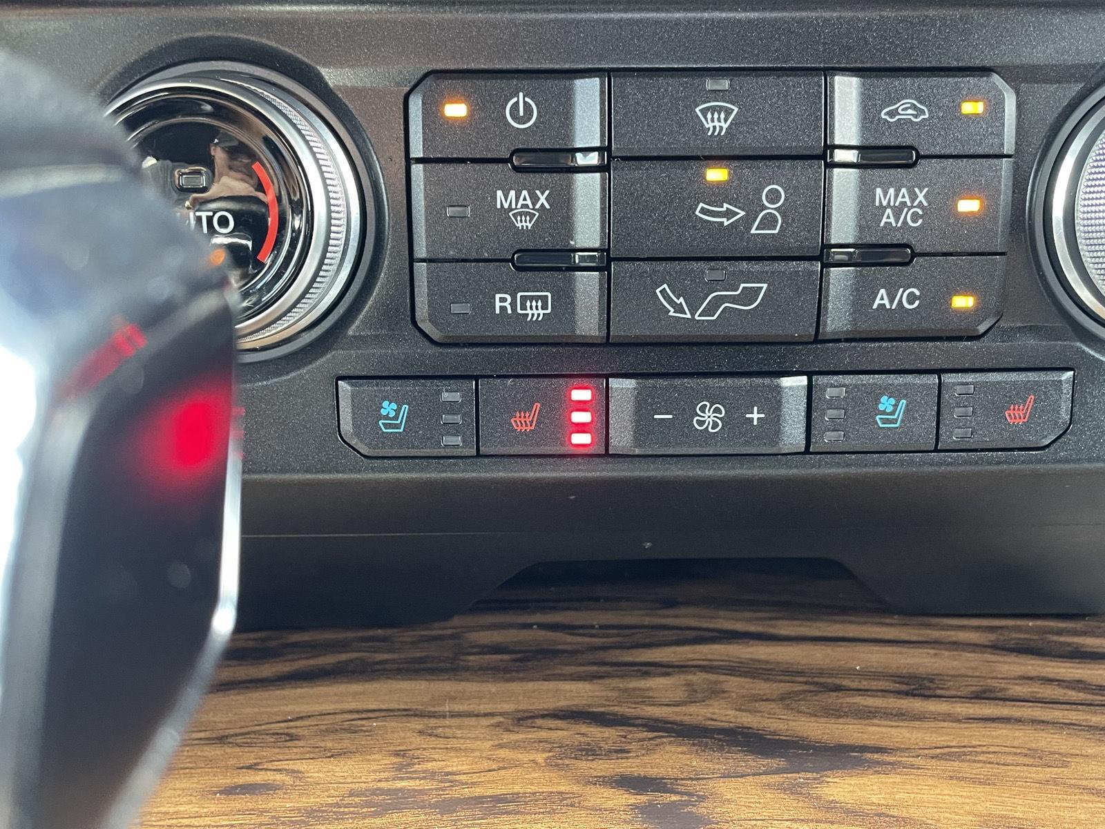 Vehicle photo 31