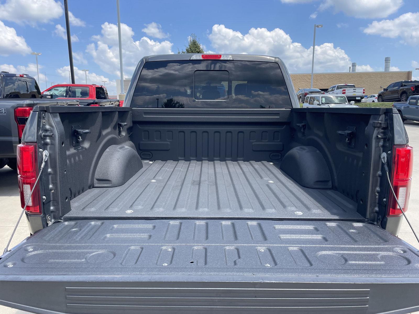 Vehicle photo 40