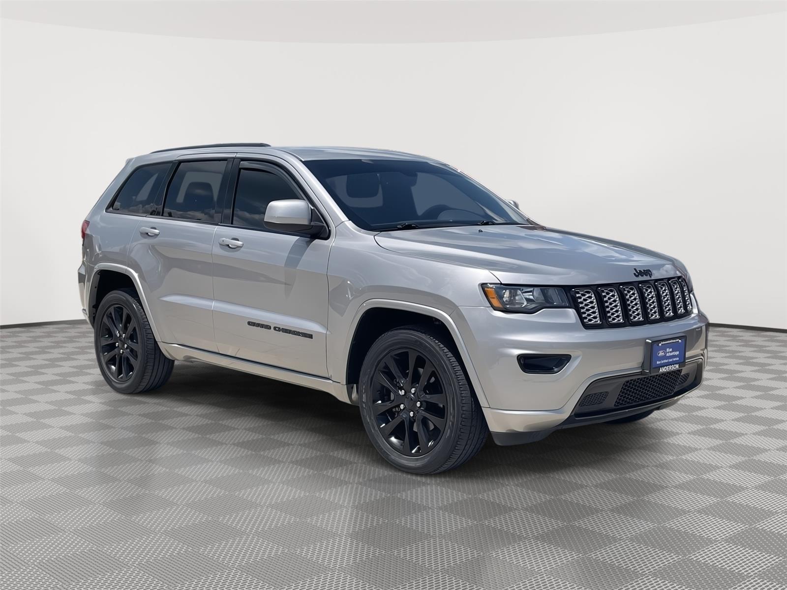 Vehicle photo 5