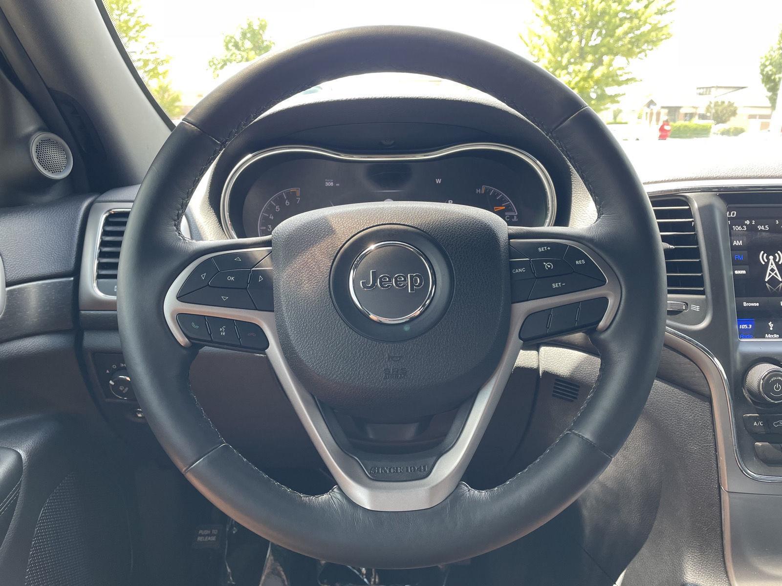 Vehicle photo 12