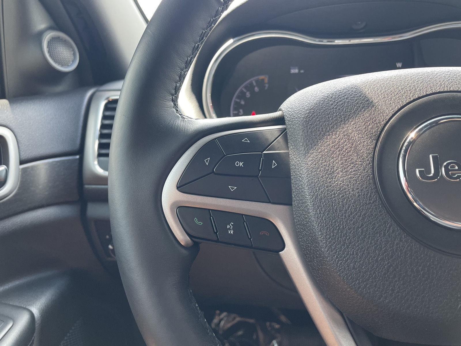 Vehicle photo 13