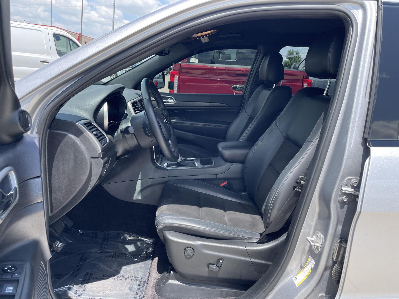 Vehicle photo 17