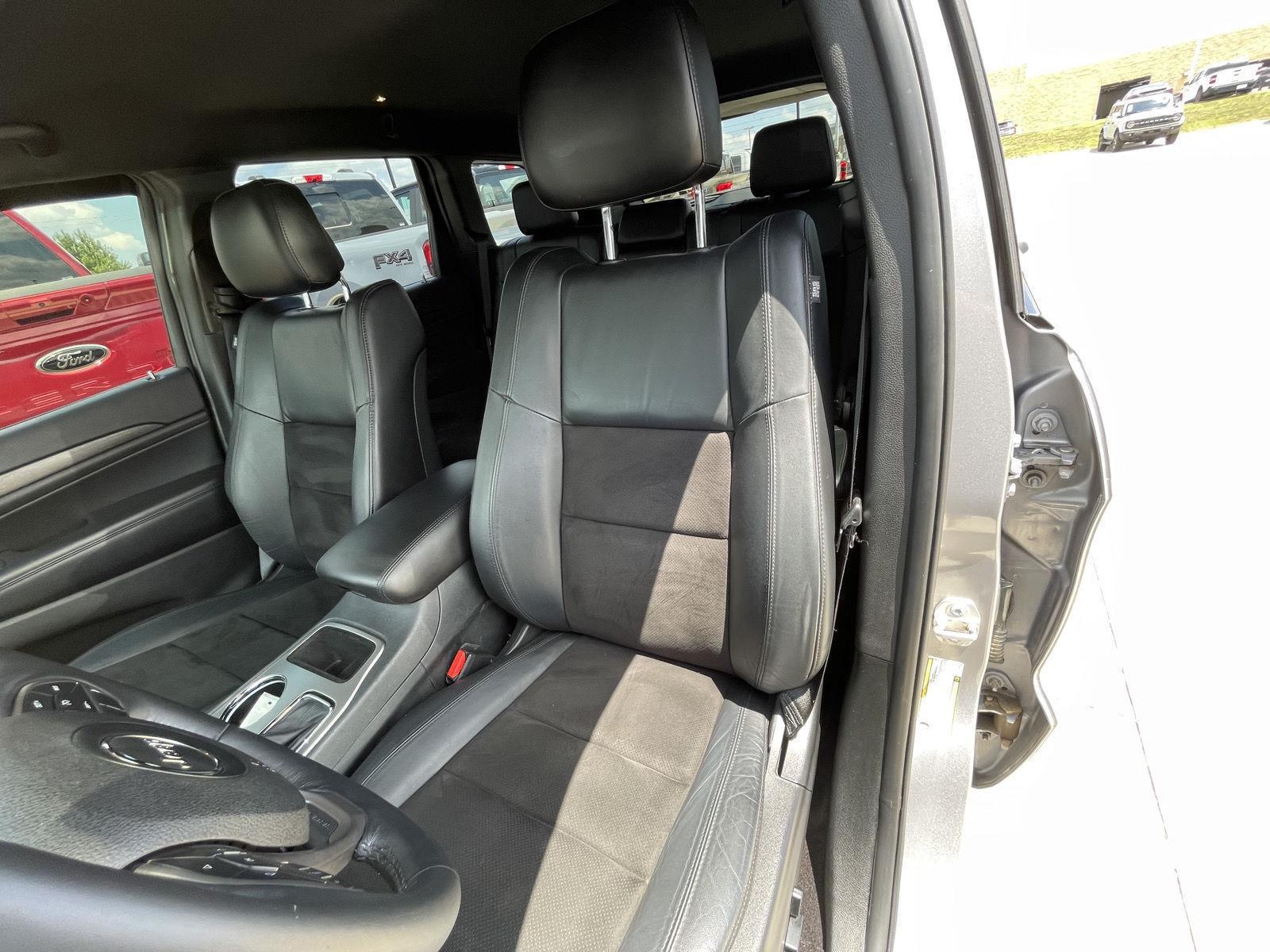 Vehicle photo 18