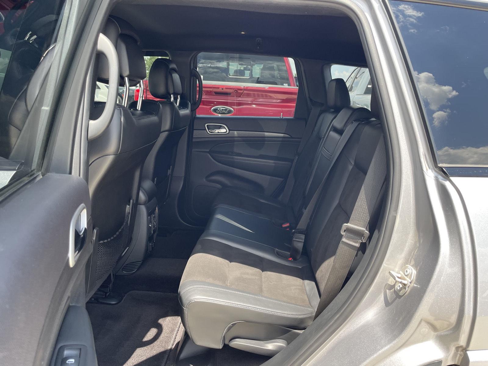 Vehicle photo 20
