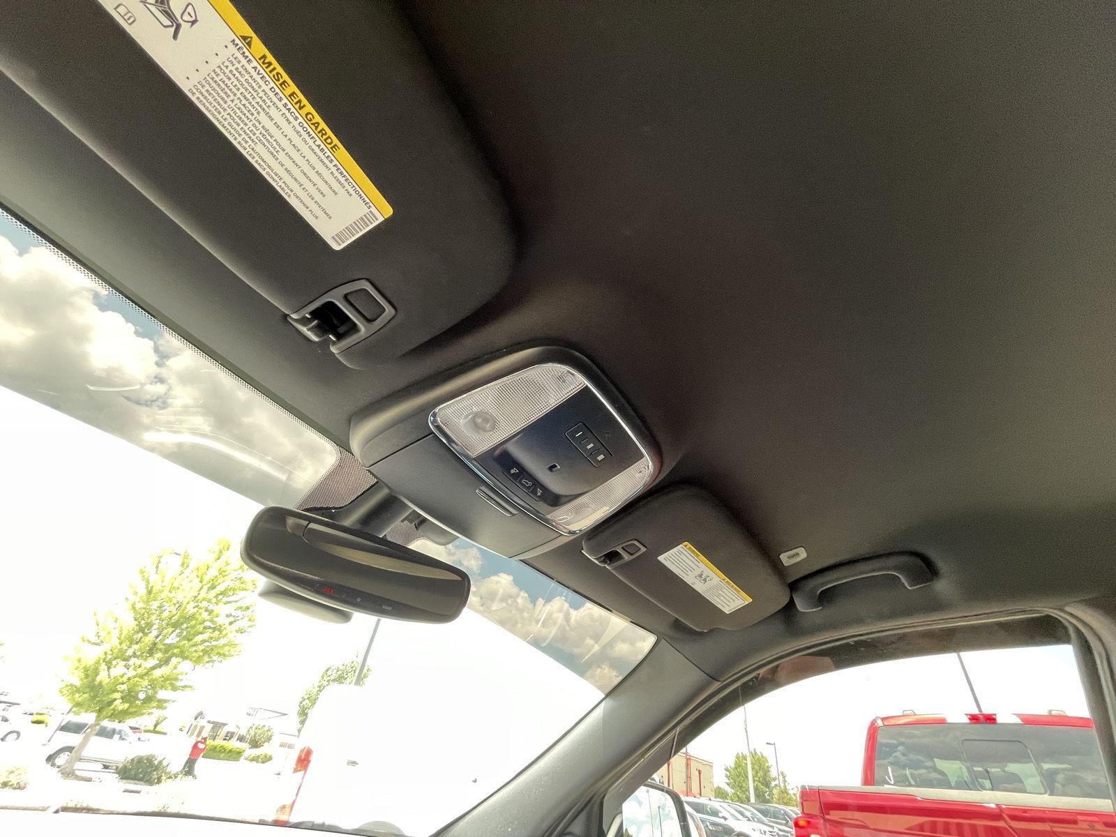 Vehicle photo 21