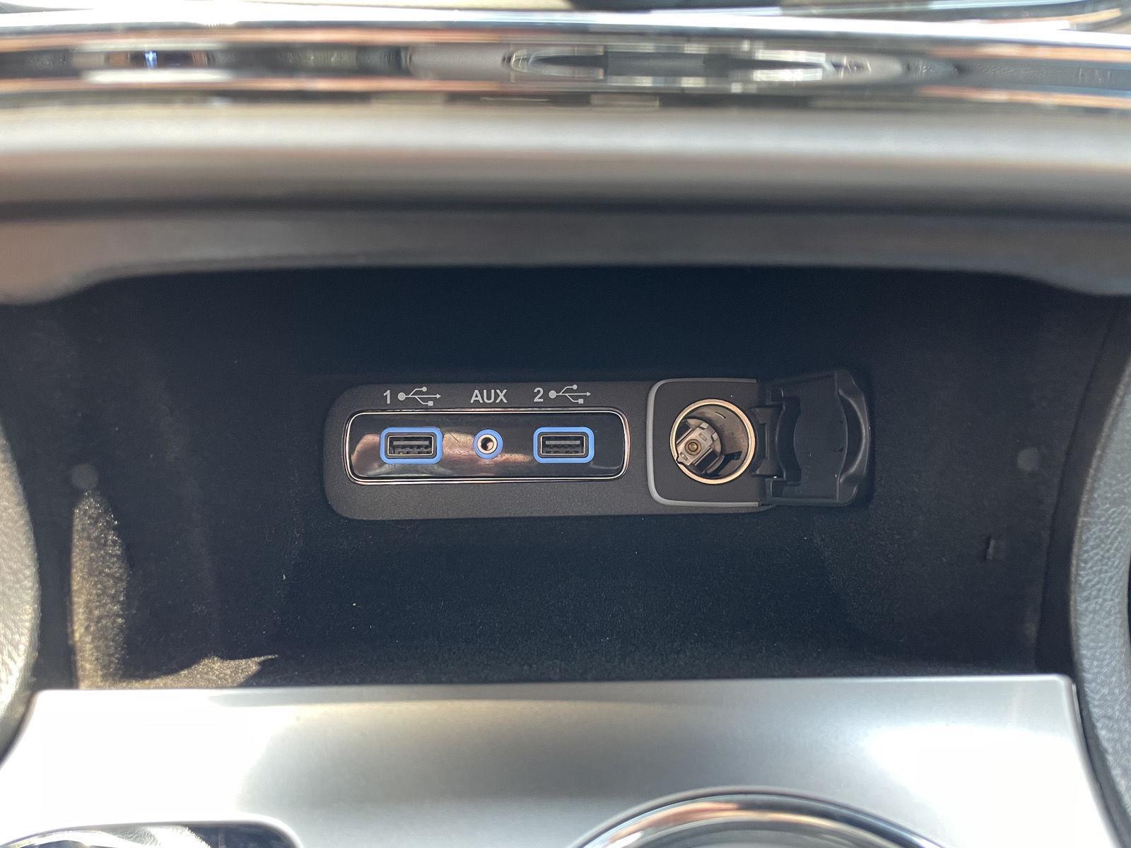 Vehicle photo 27