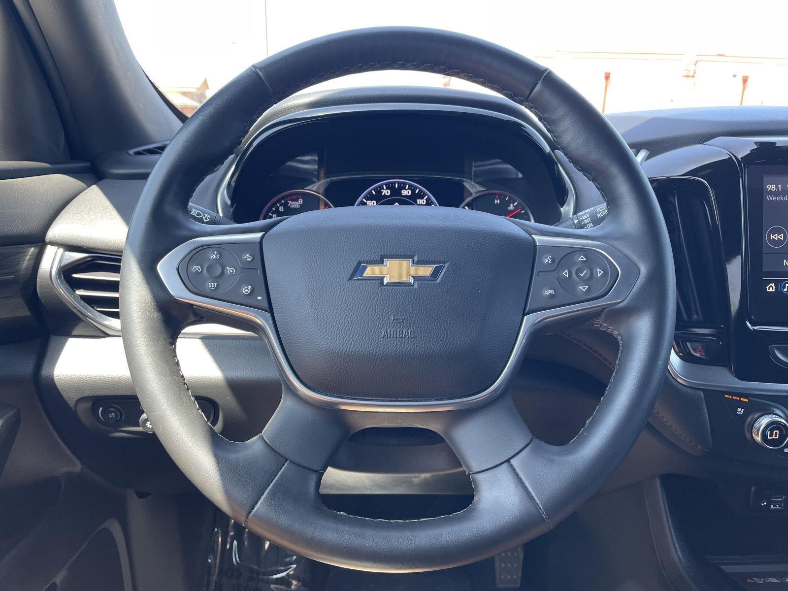 Vehicle photo 12