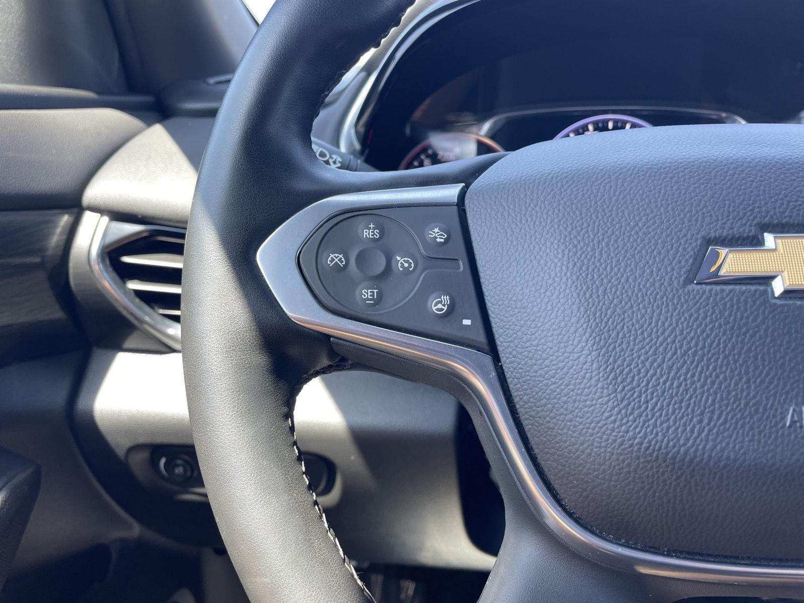 Vehicle photo 13