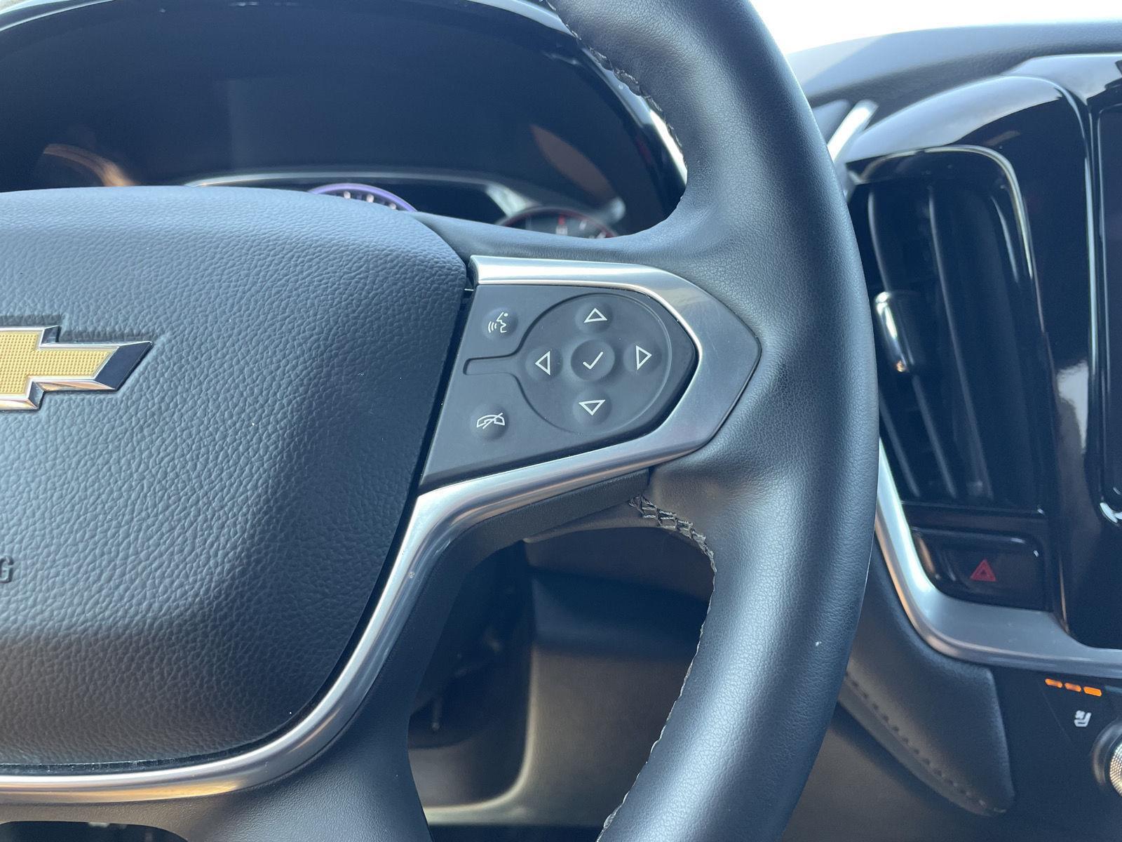 Vehicle photo 14