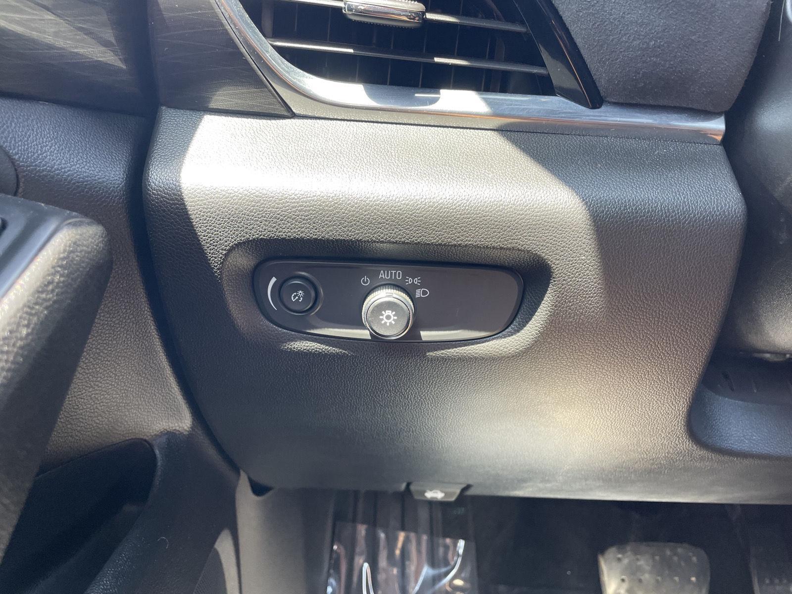 Vehicle photo 16