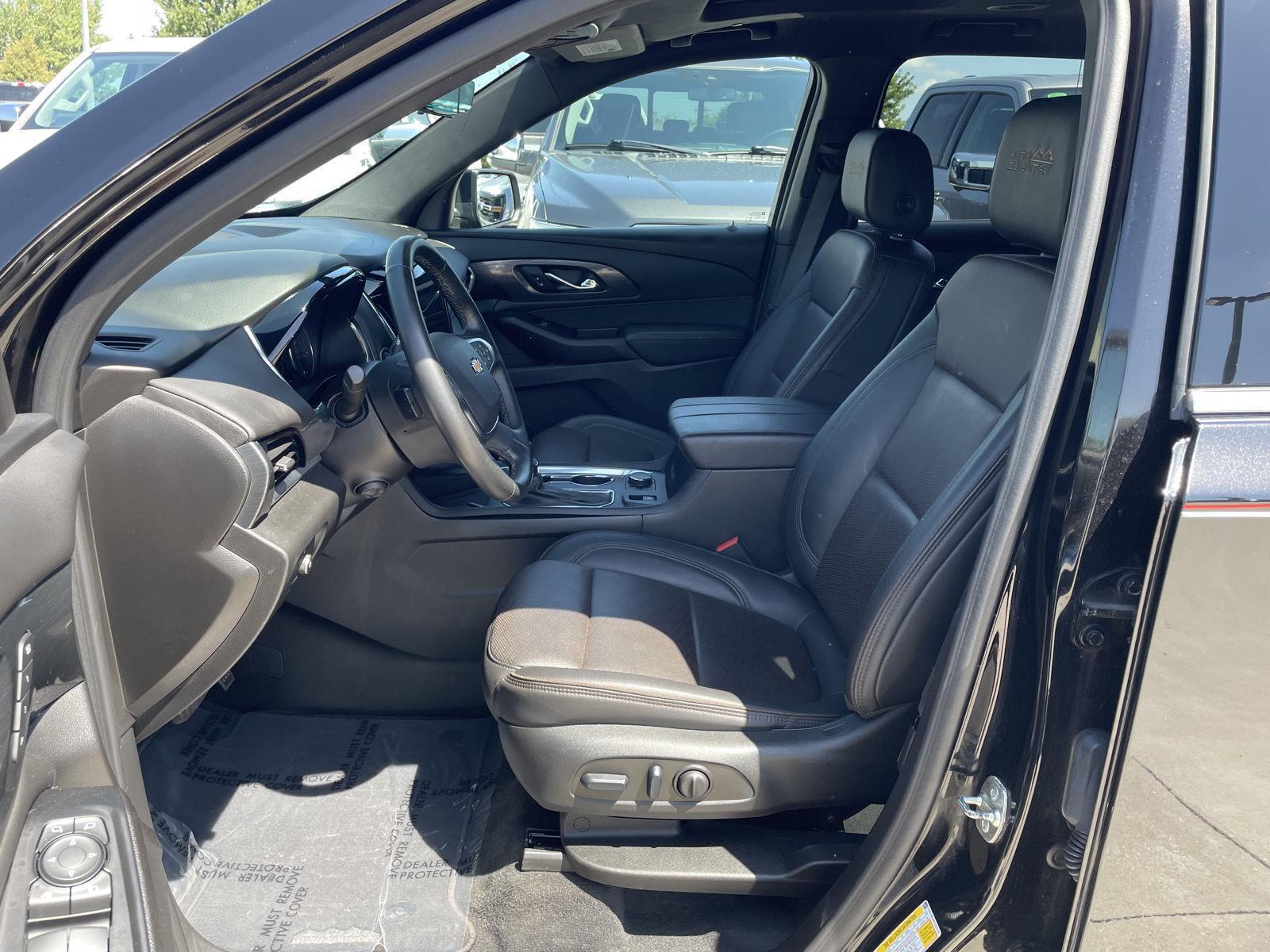 Vehicle photo 17
