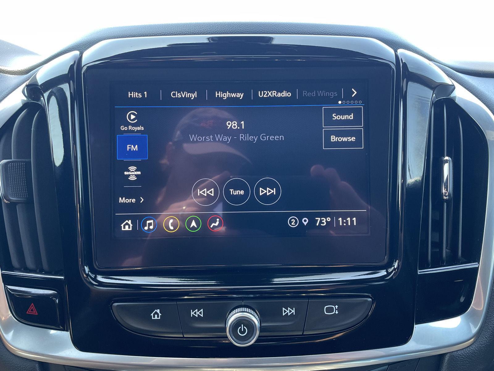Vehicle photo 30