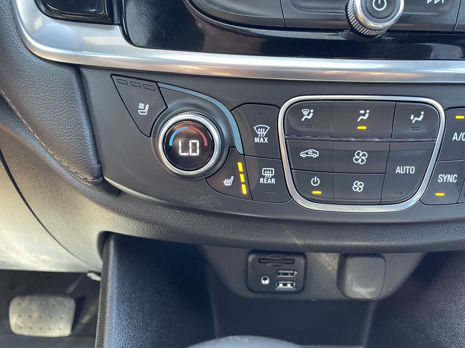 Vehicle photo 33