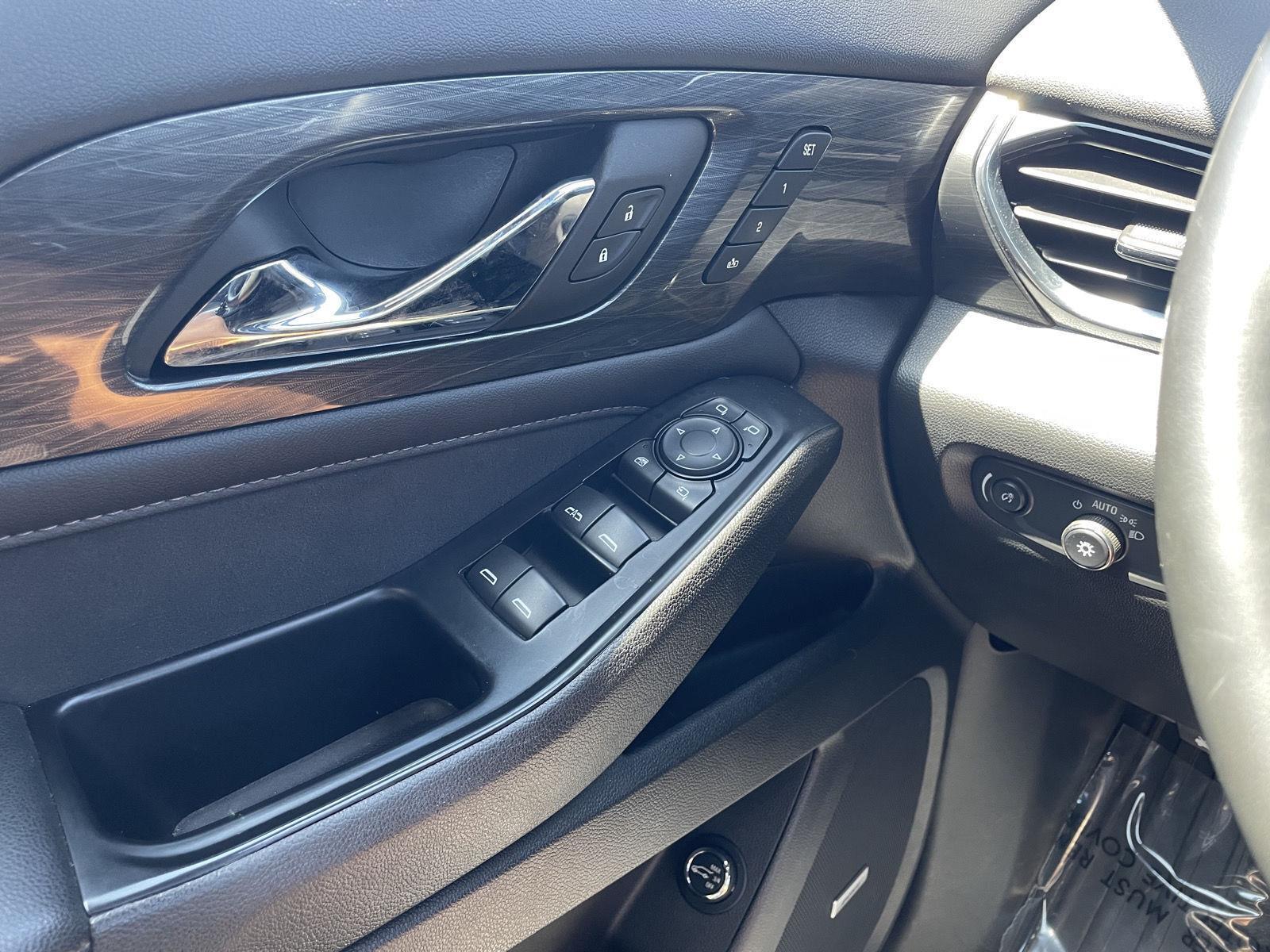 Vehicle photo 37