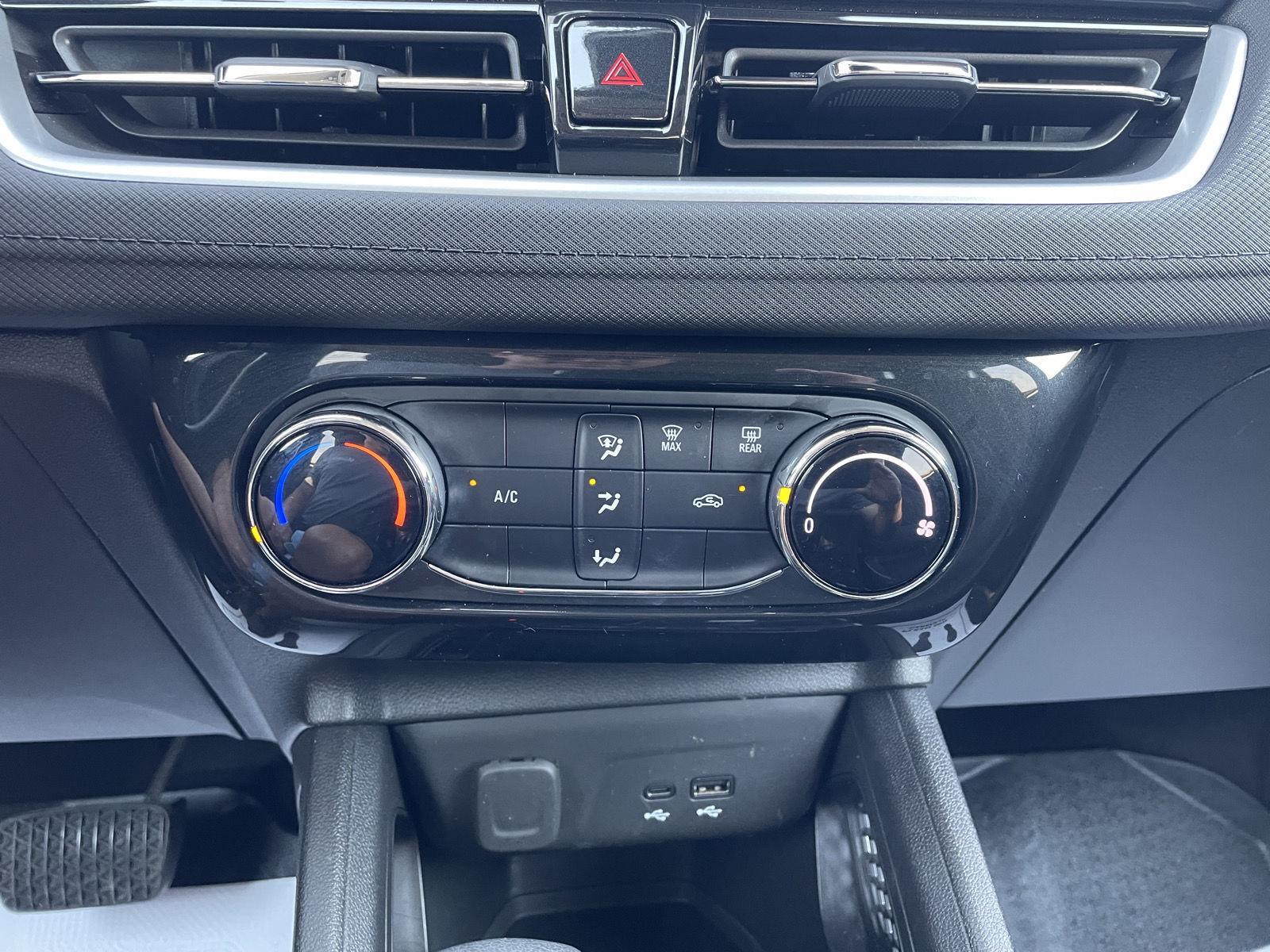 Vehicle photo 23