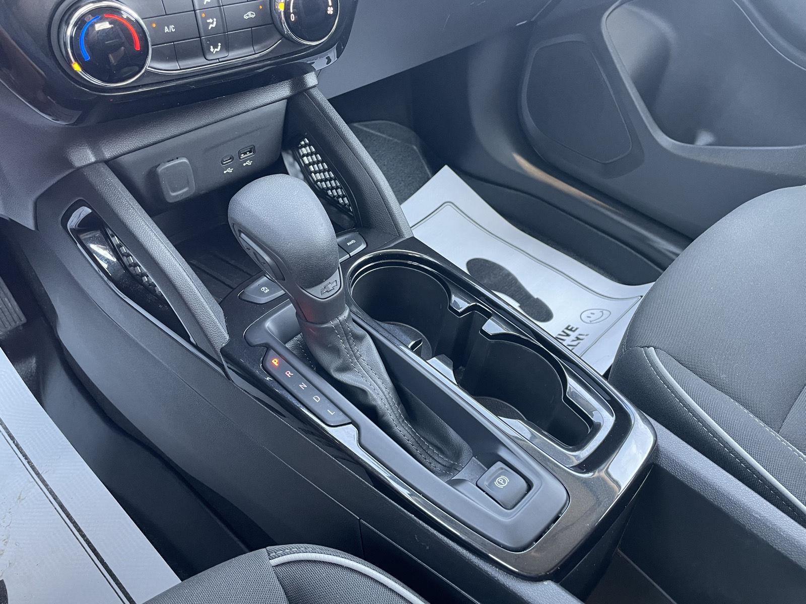 Vehicle photo 26