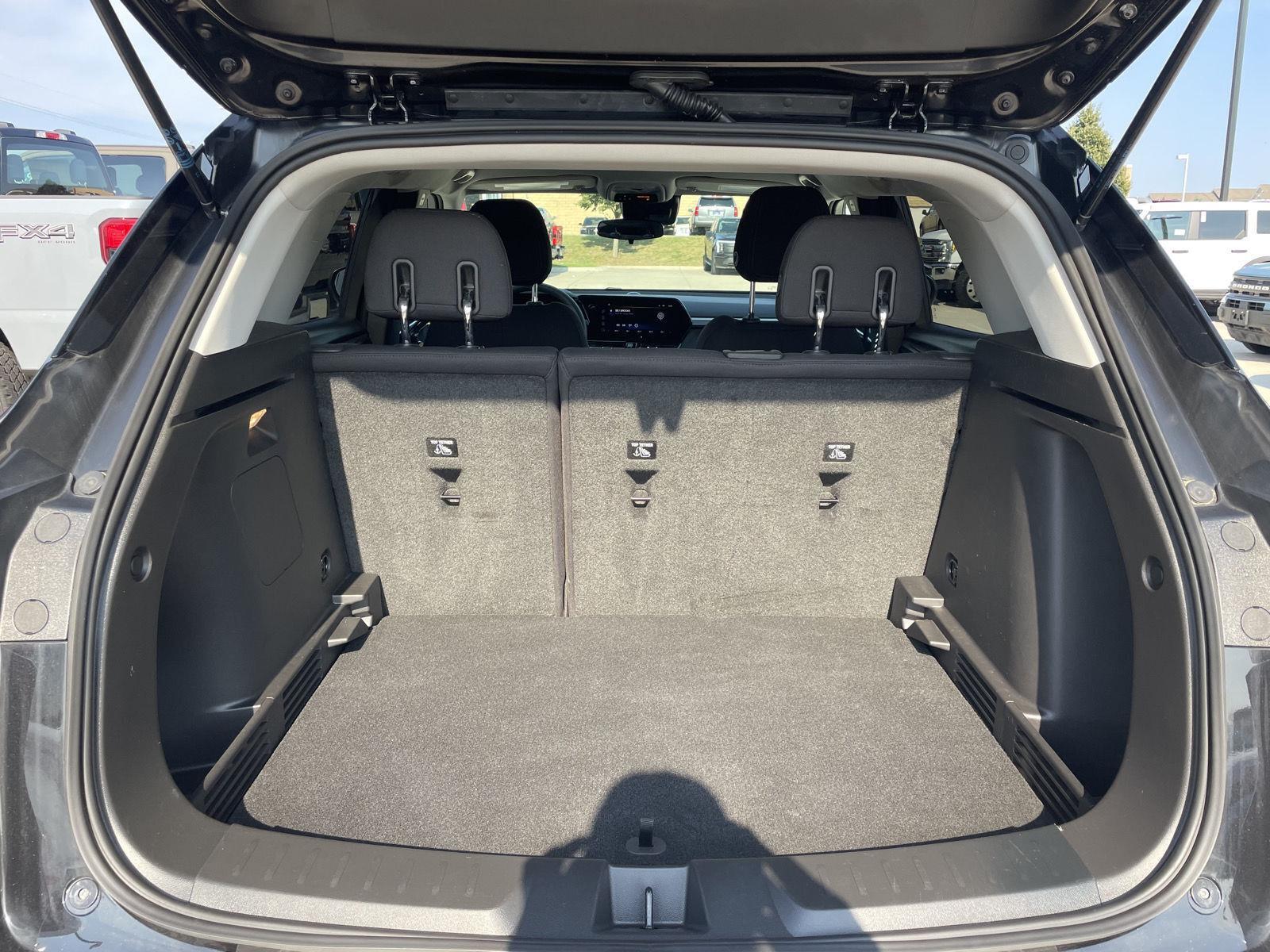 Vehicle photo 31