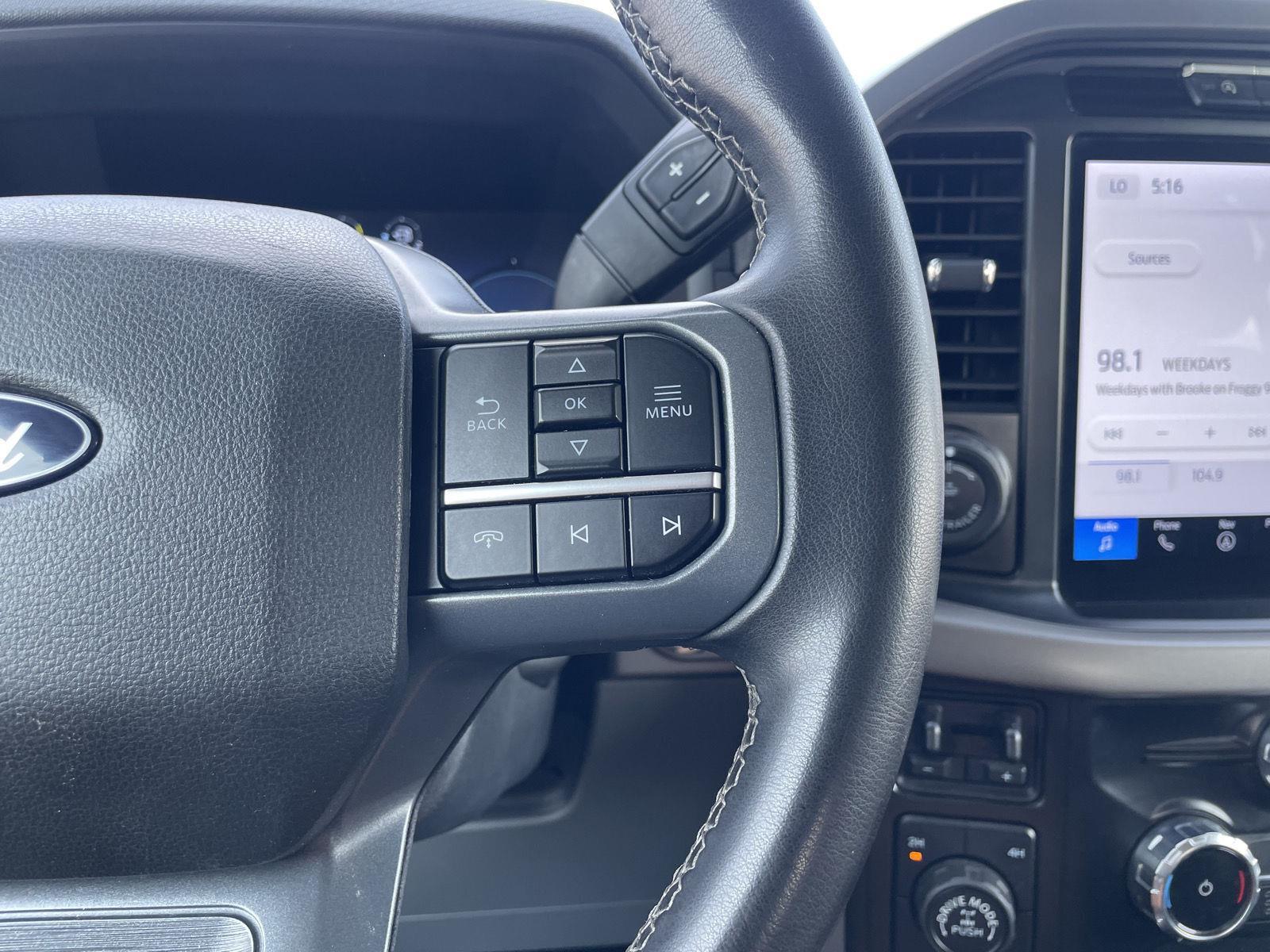 Vehicle photo 14