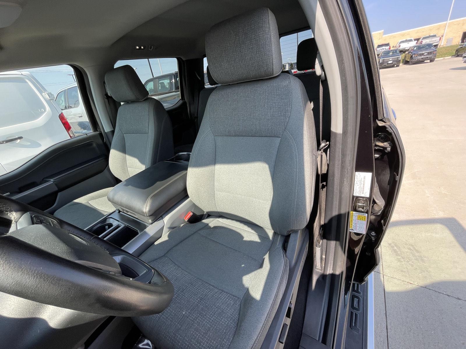 Vehicle photo 18
