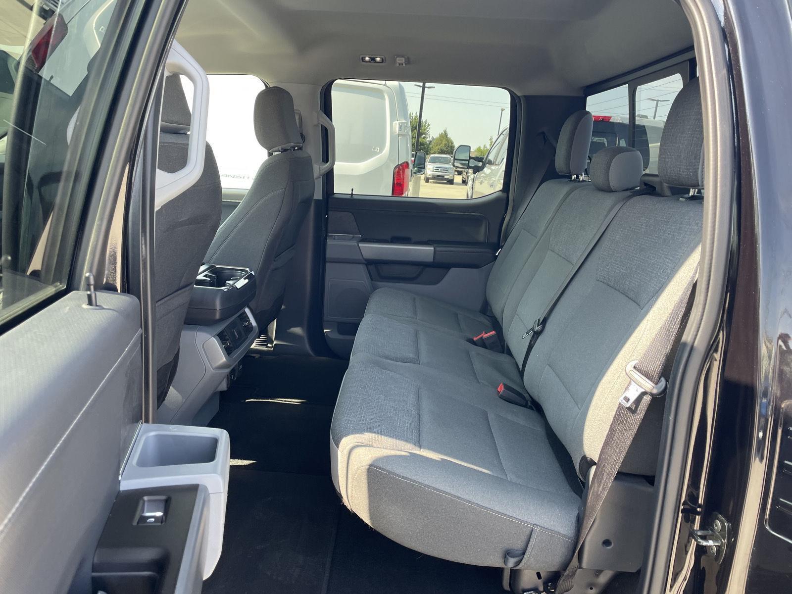 Vehicle photo 20