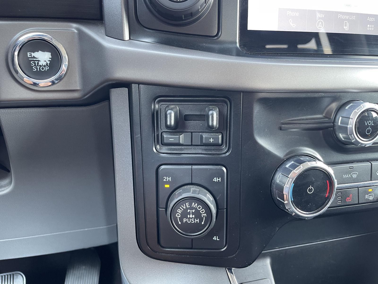 Vehicle photo 31