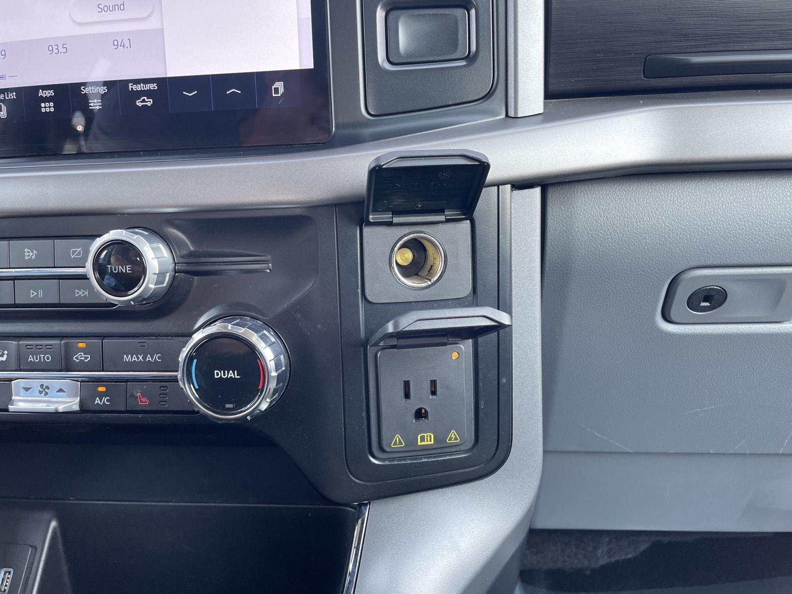 Vehicle photo 32