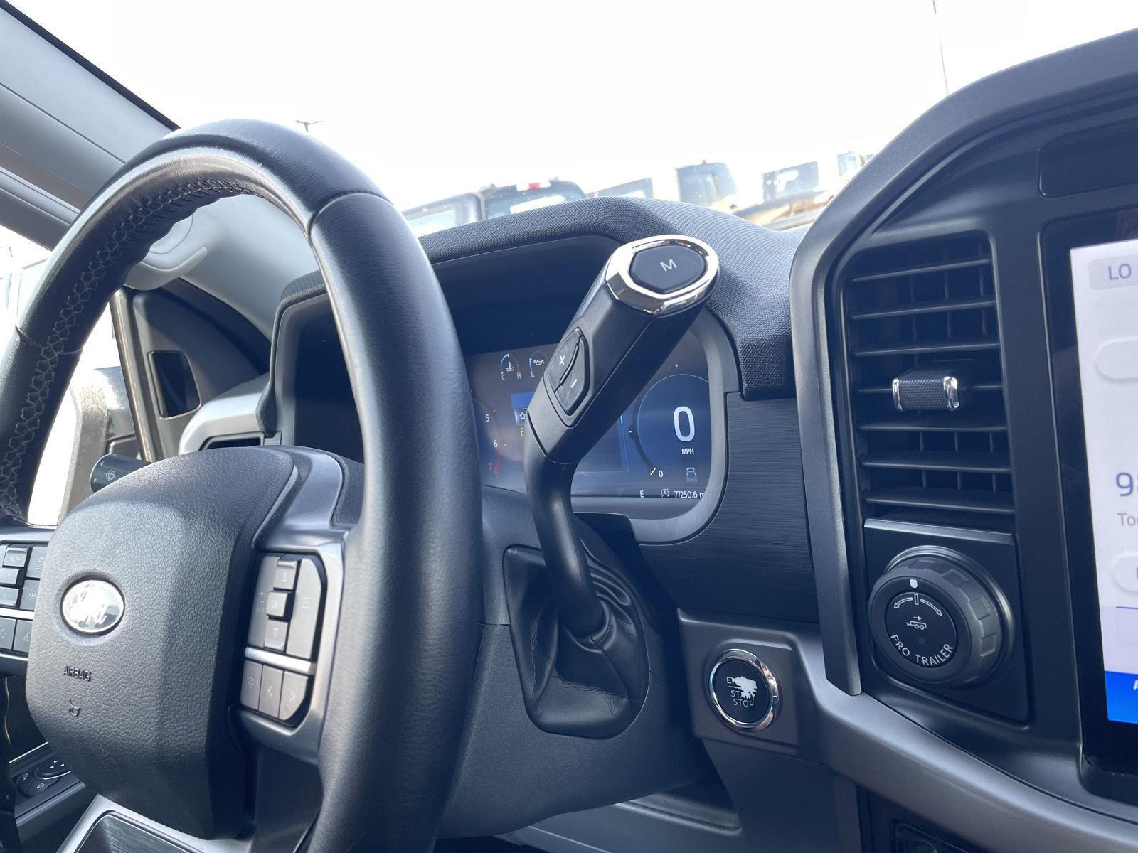 Vehicle photo 34