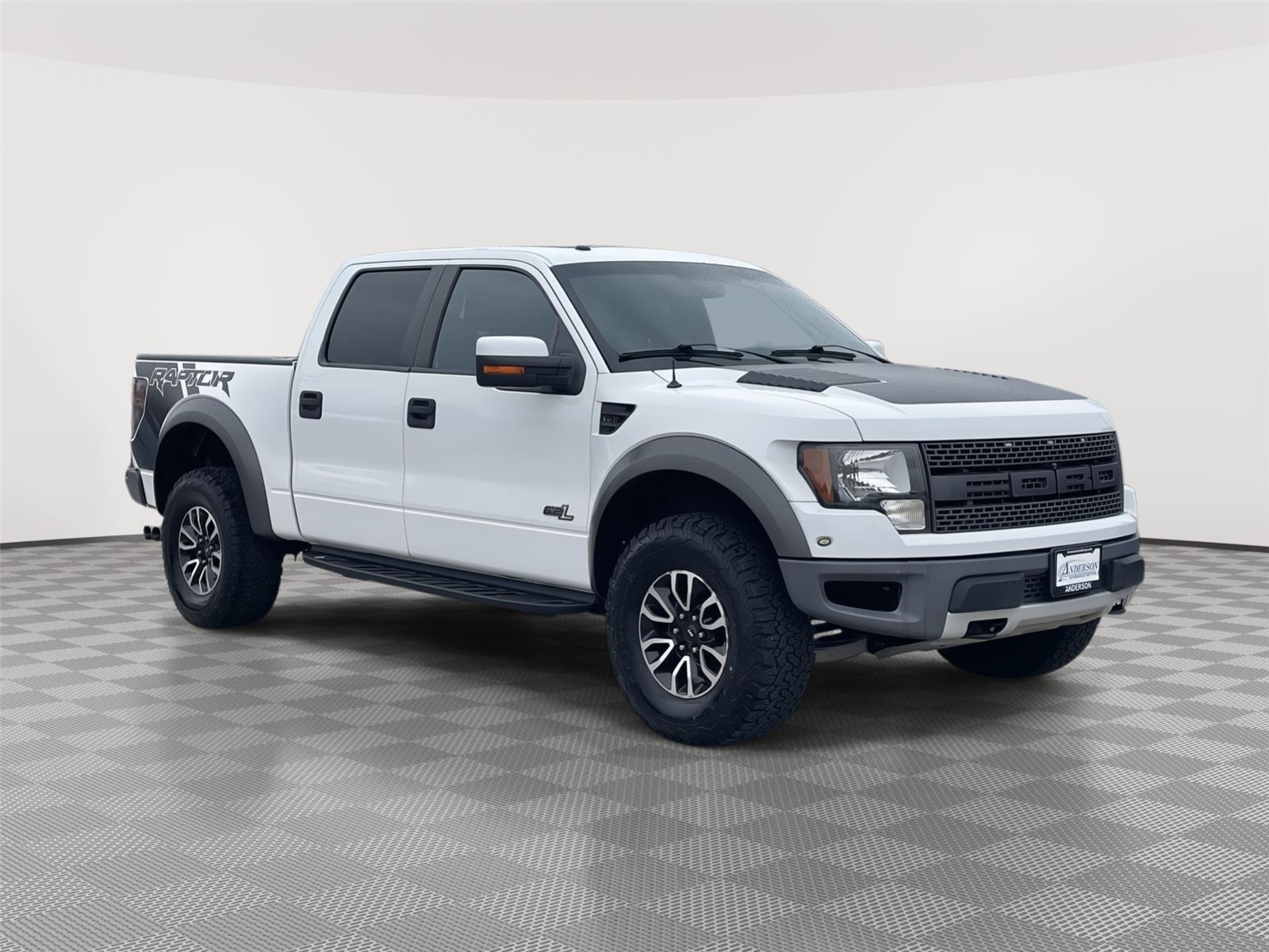 Vehicle photo 5