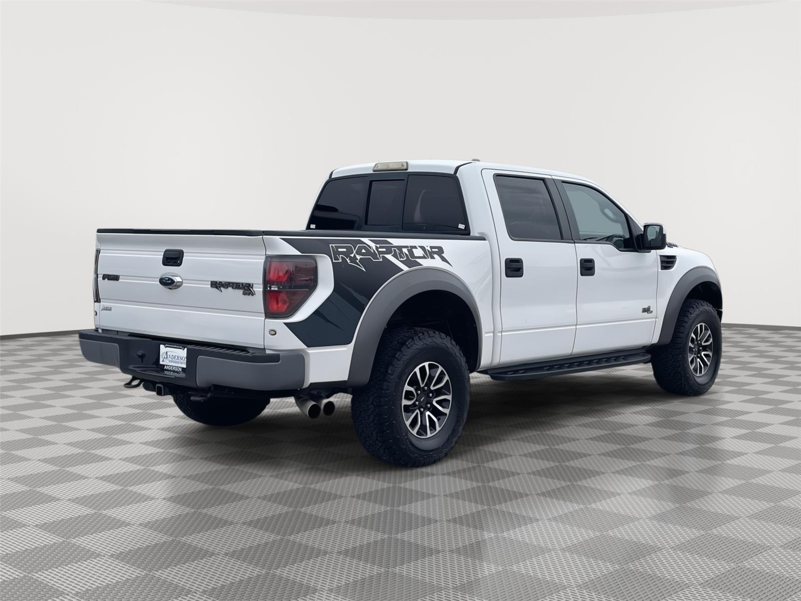 Vehicle photo 7