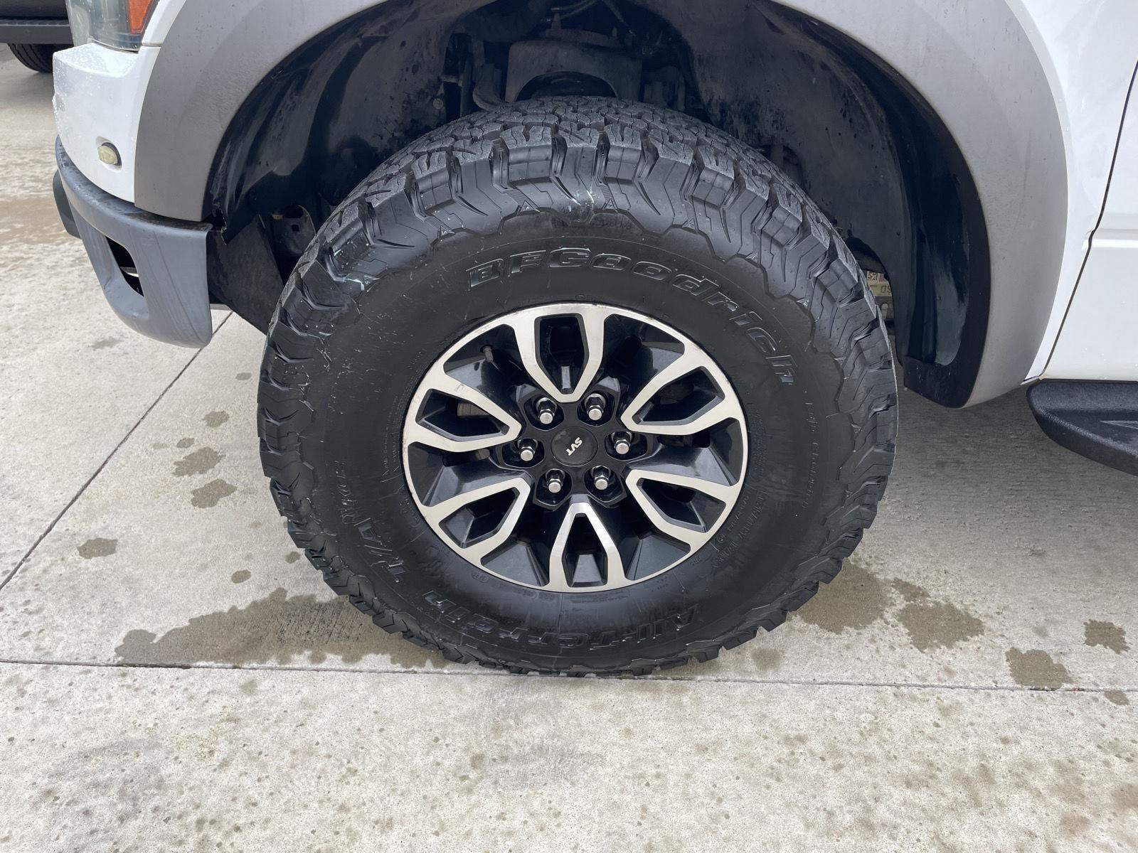 Vehicle photo 10