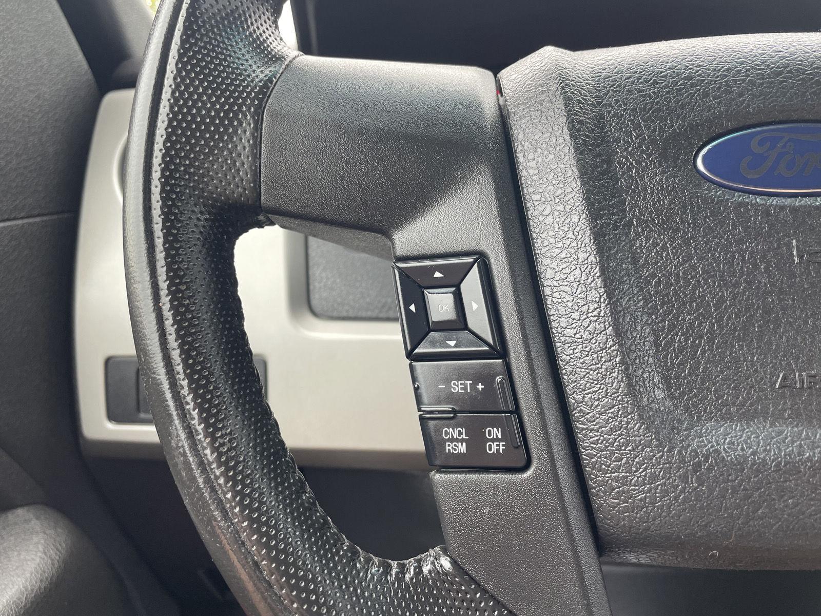 Vehicle photo 13