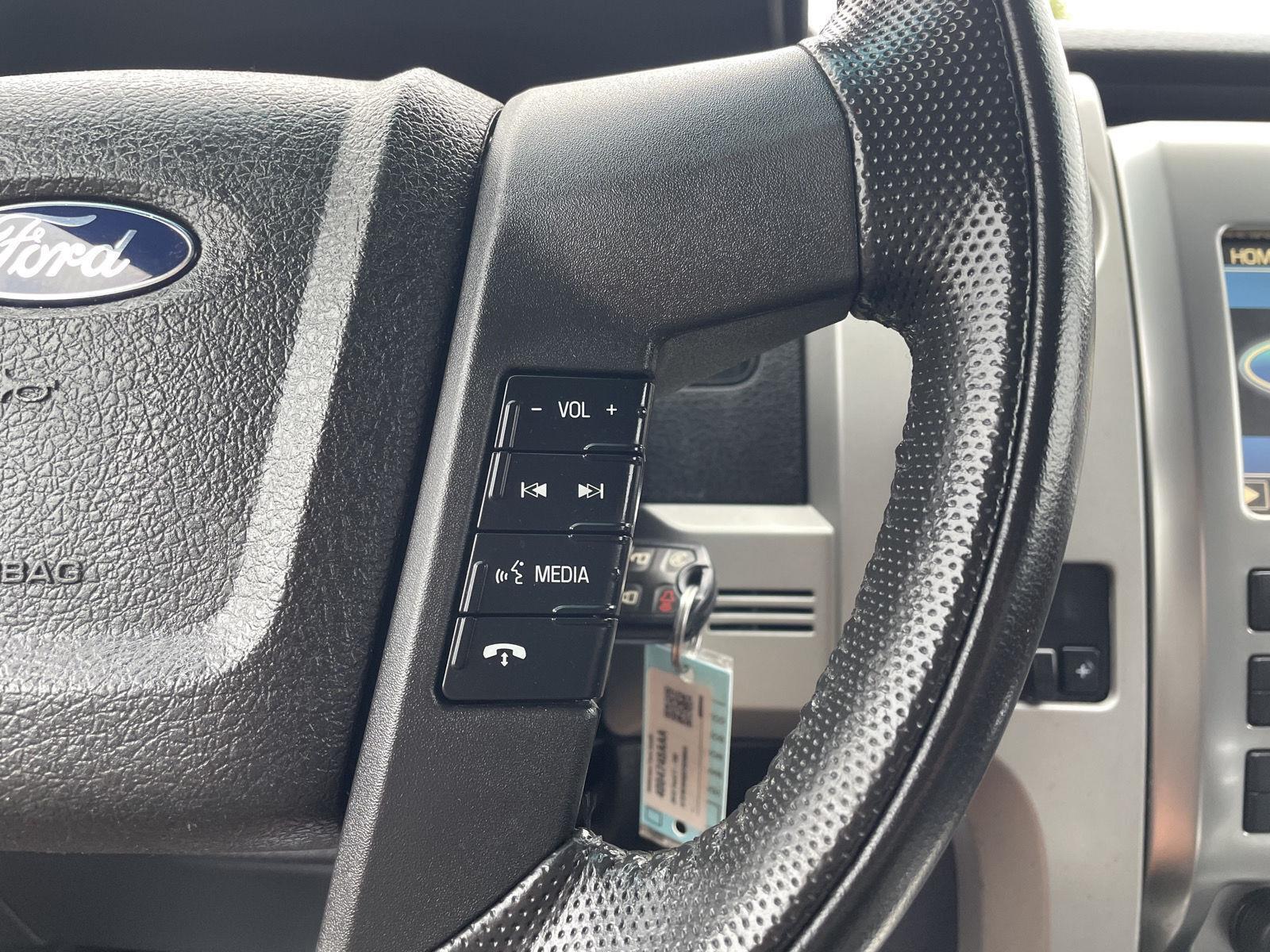 Vehicle photo 14