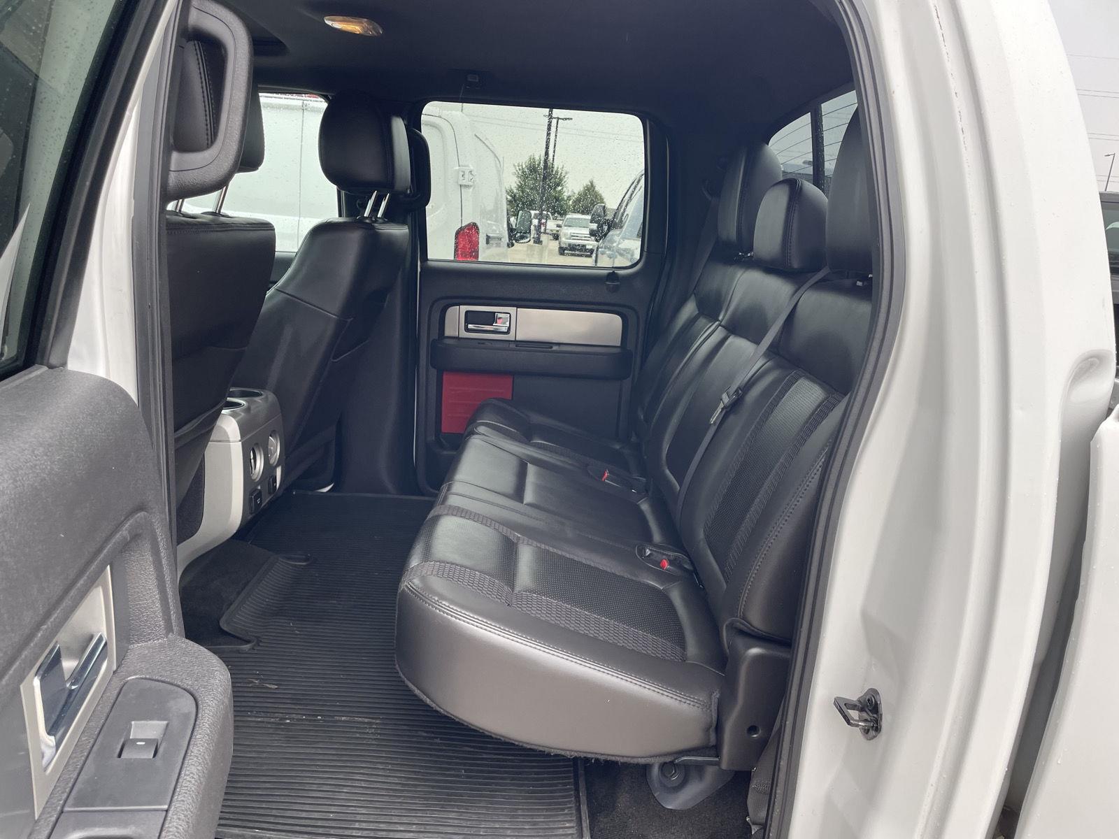 Vehicle photo 20