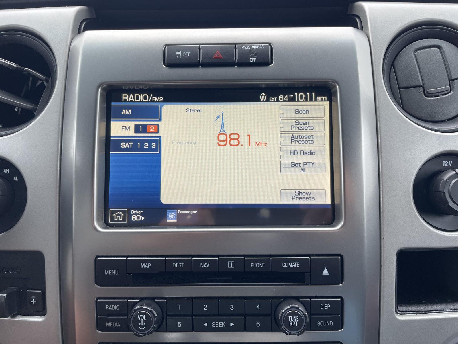 Vehicle photo 25
