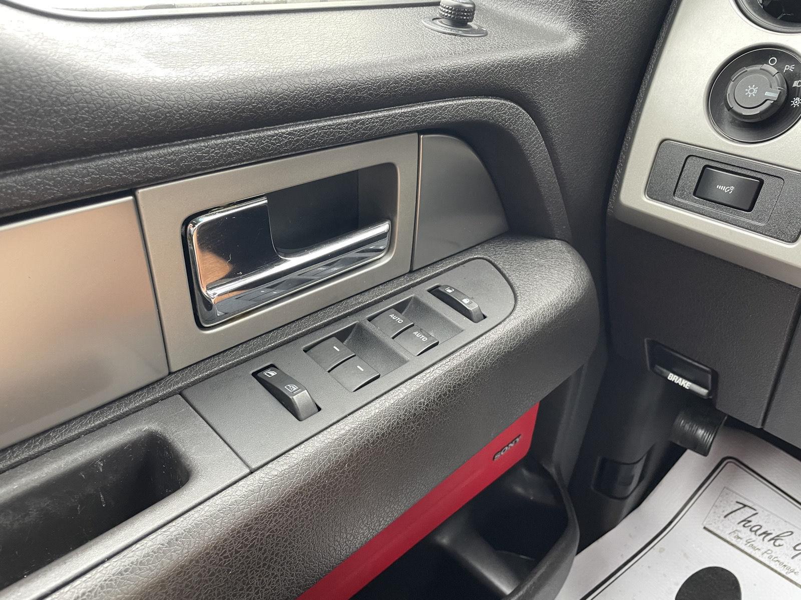 Vehicle photo 31