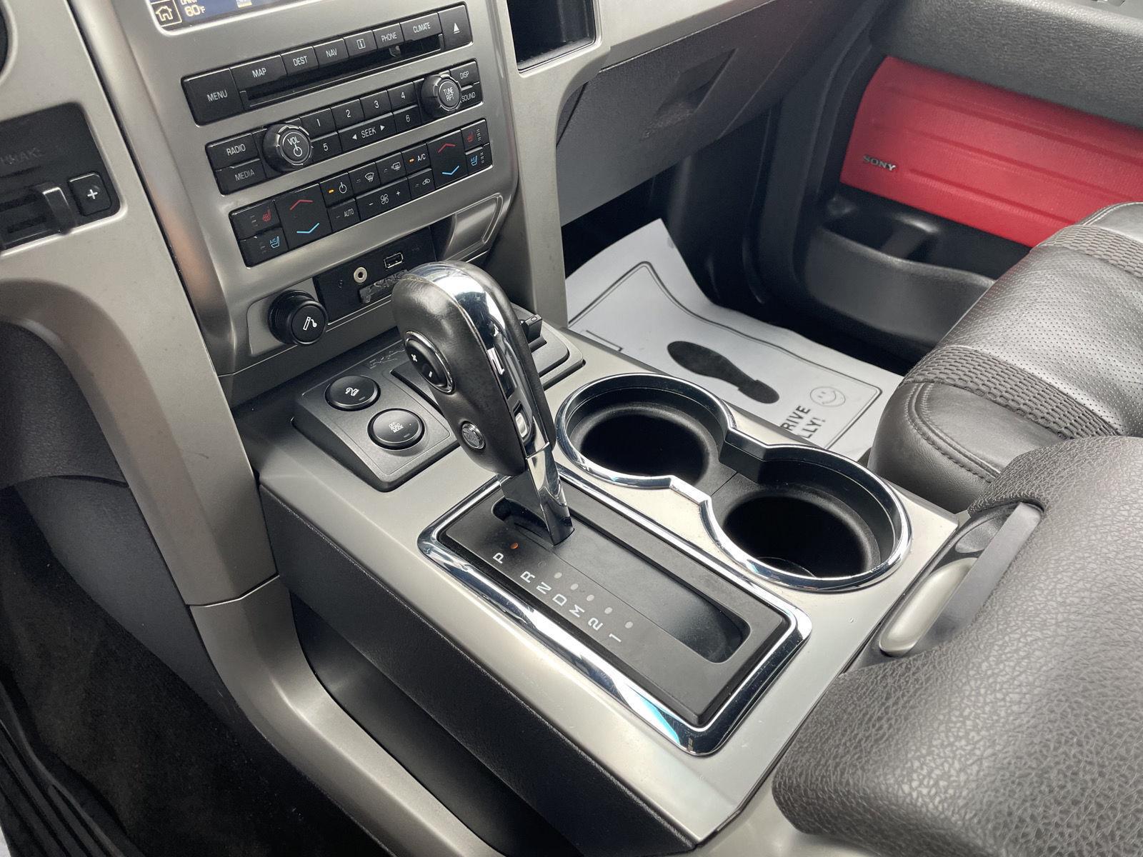 Vehicle photo 32