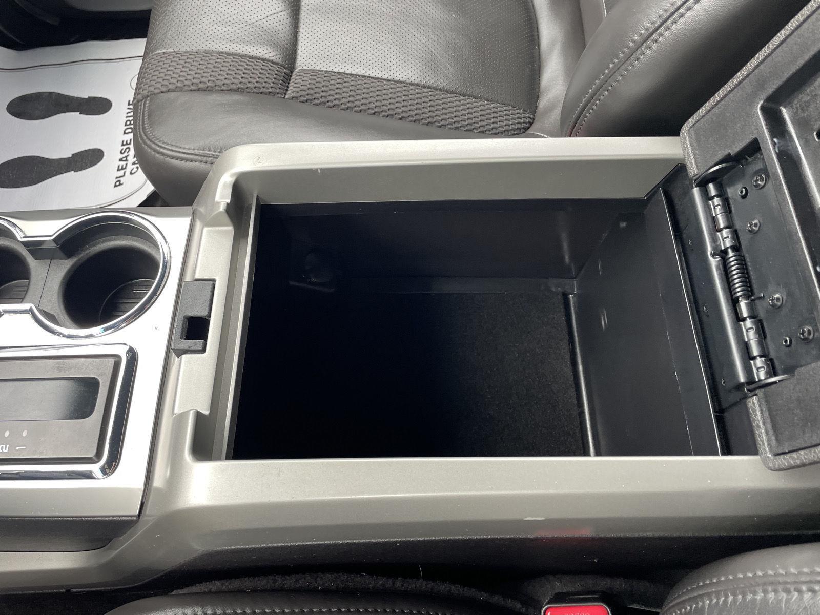 Vehicle photo 33