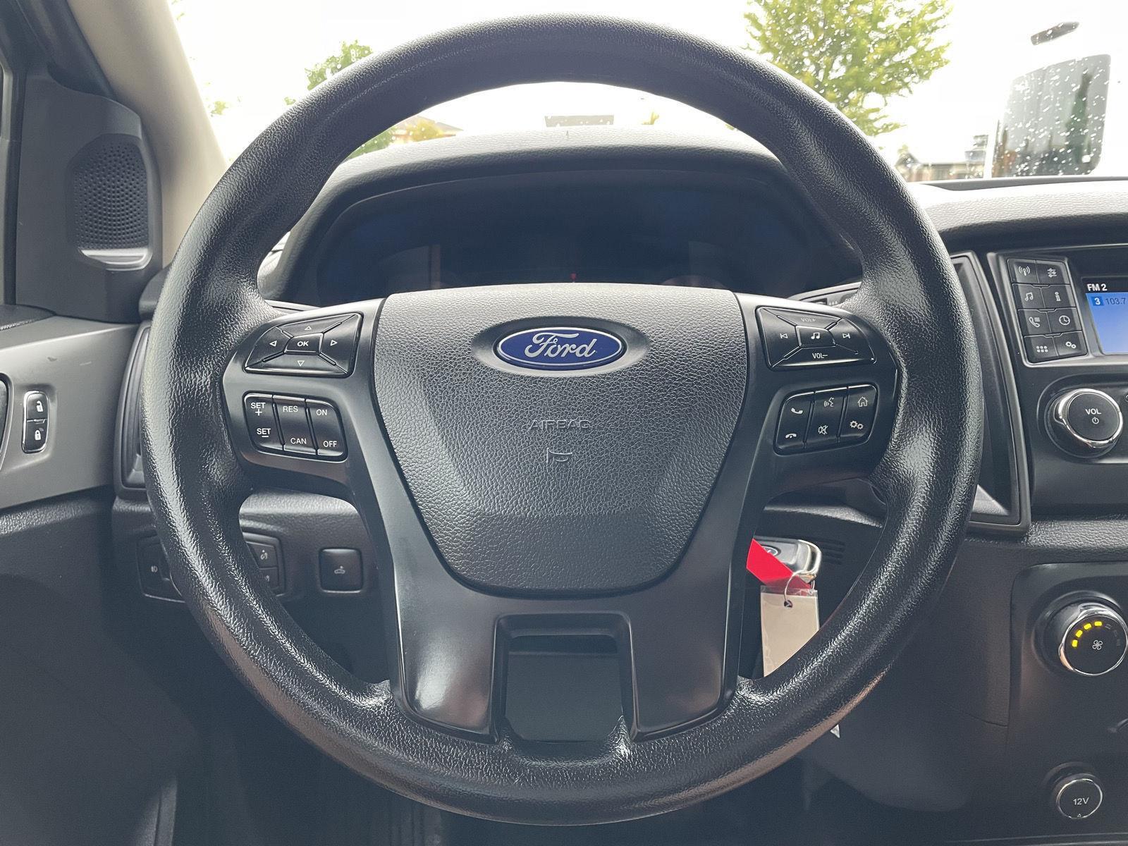 Vehicle photo 12