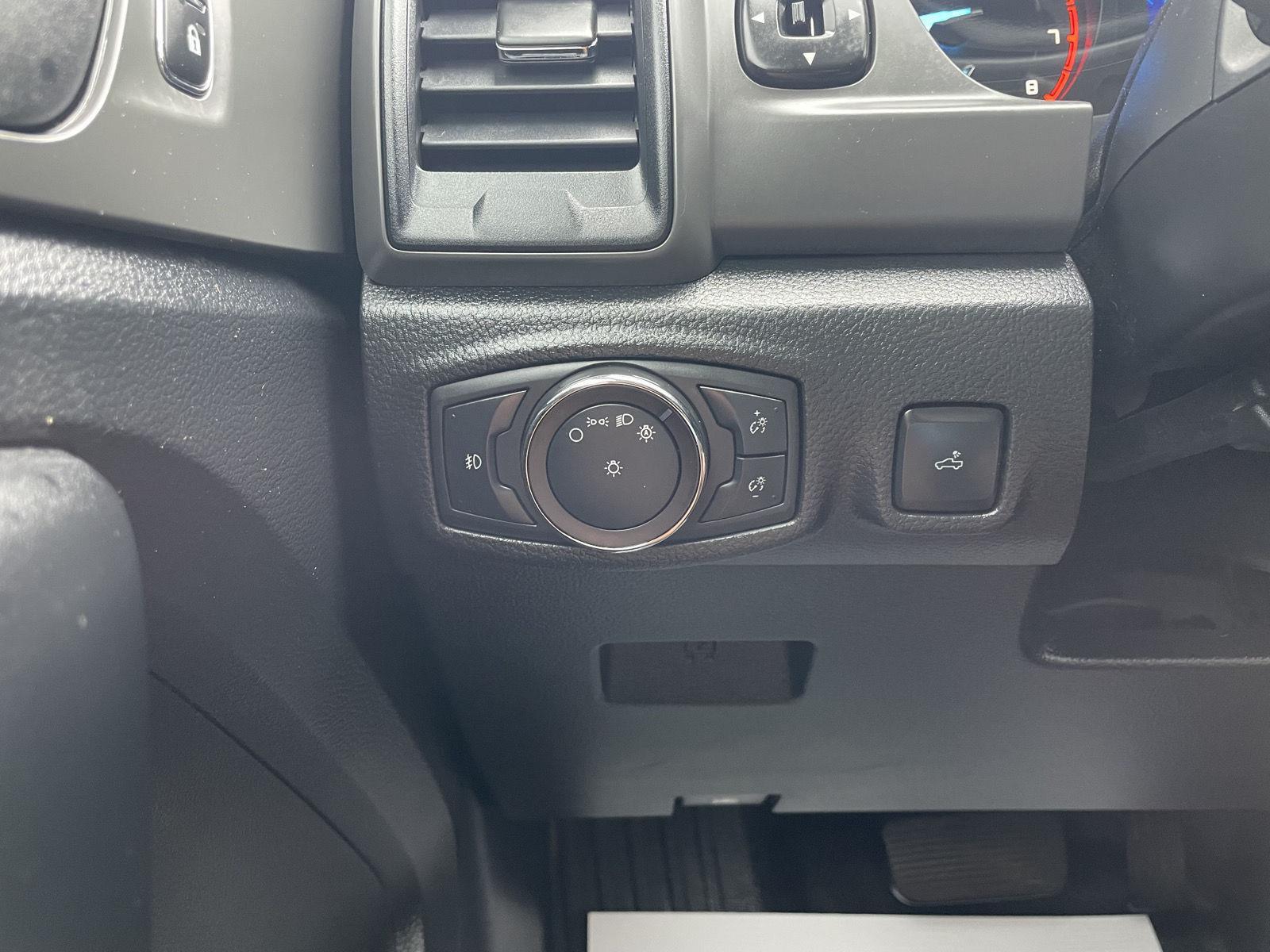 Vehicle photo 16