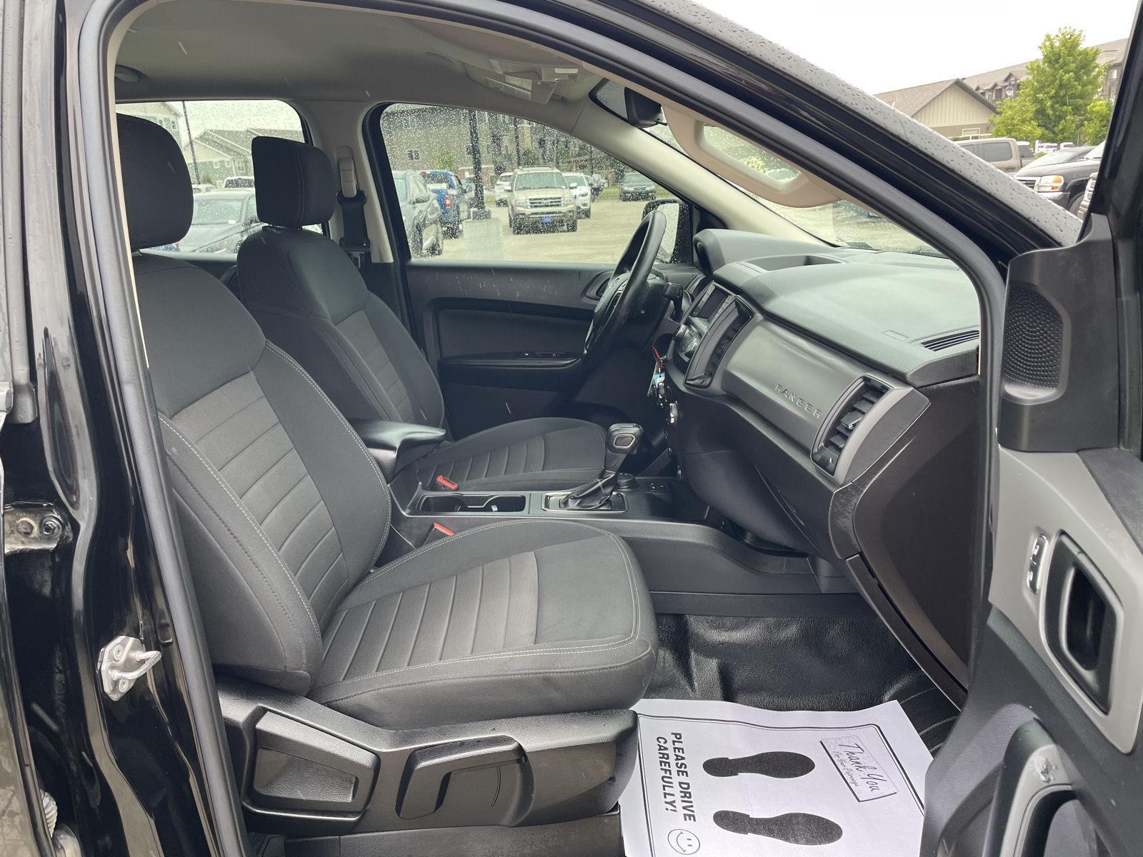 Vehicle photo 19
