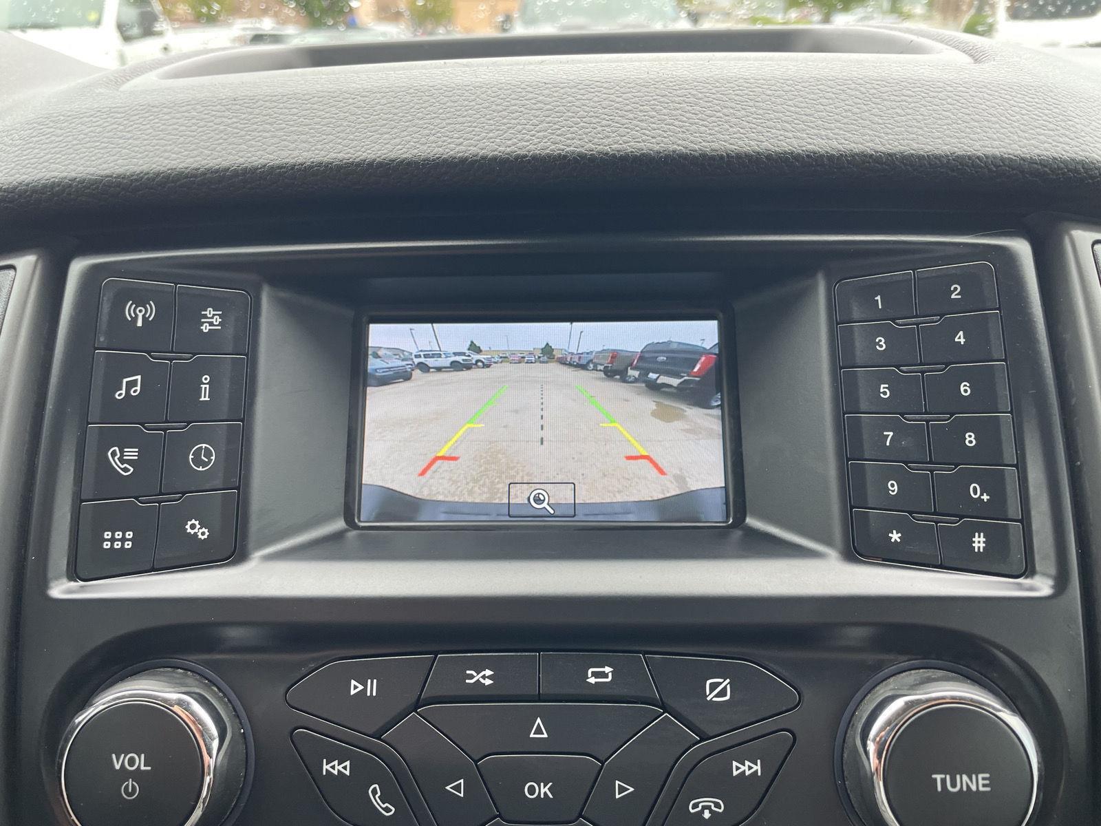 Vehicle photo 23