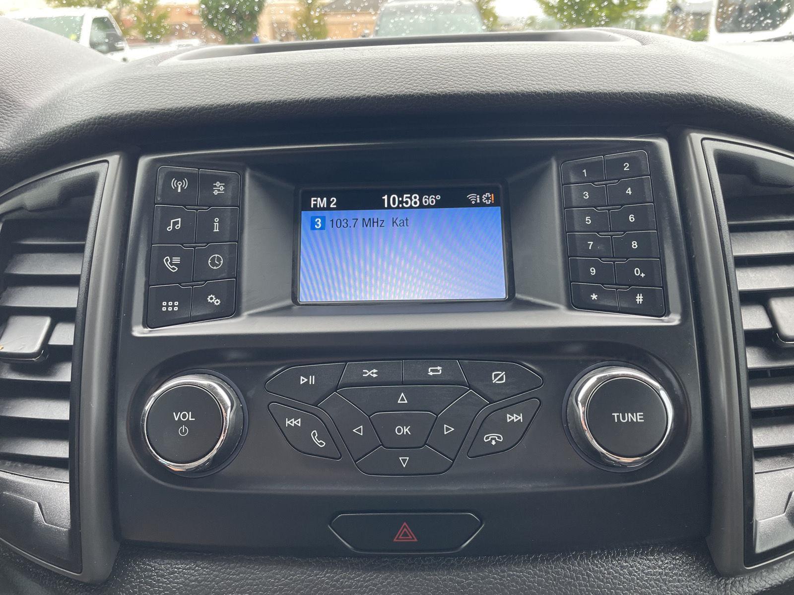 Vehicle photo 24