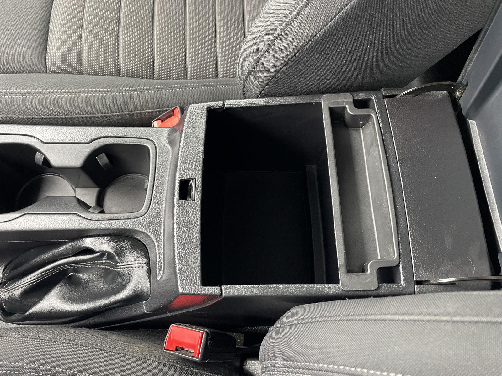 Vehicle photo 29