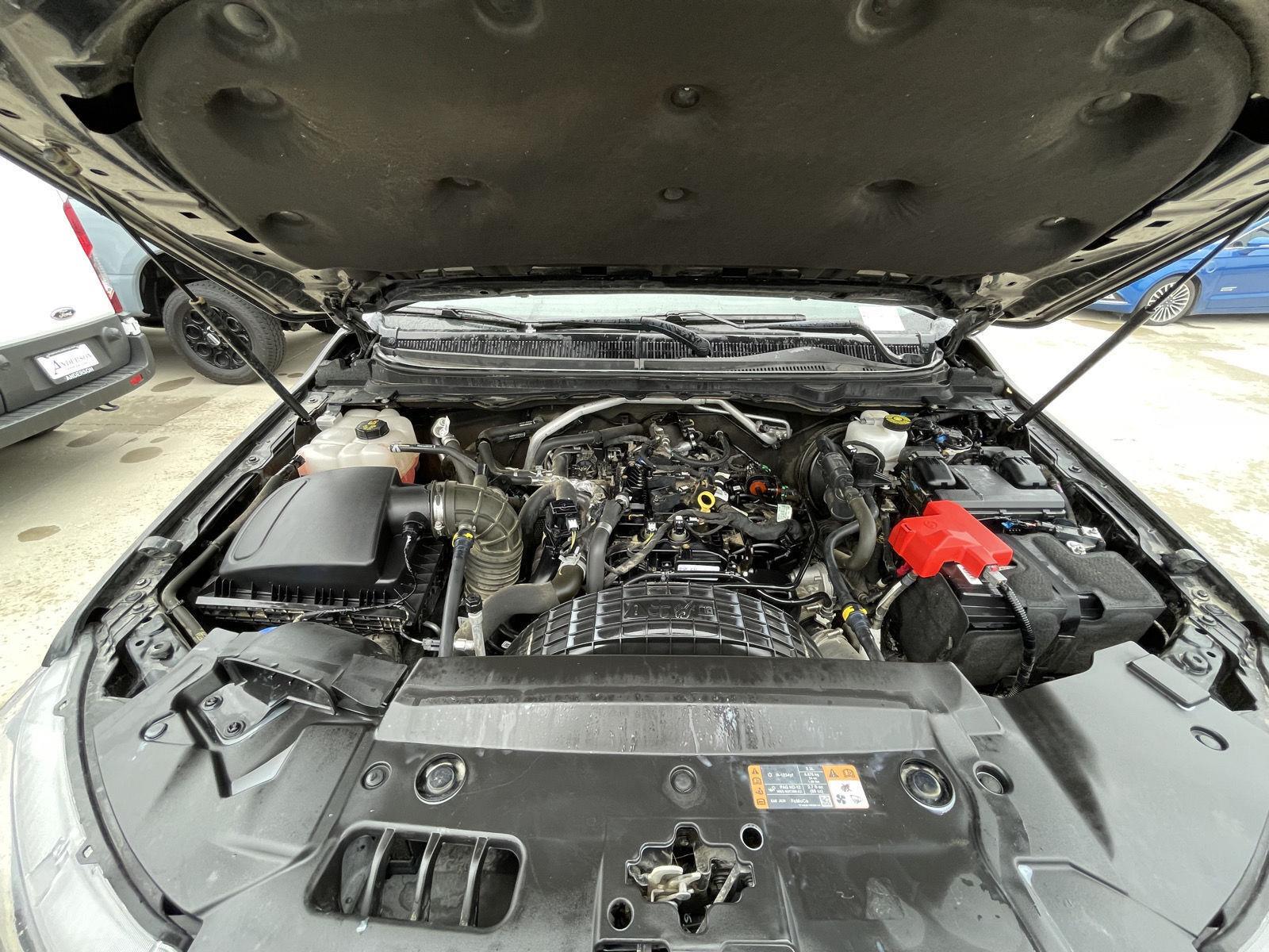 Vehicle photo 32